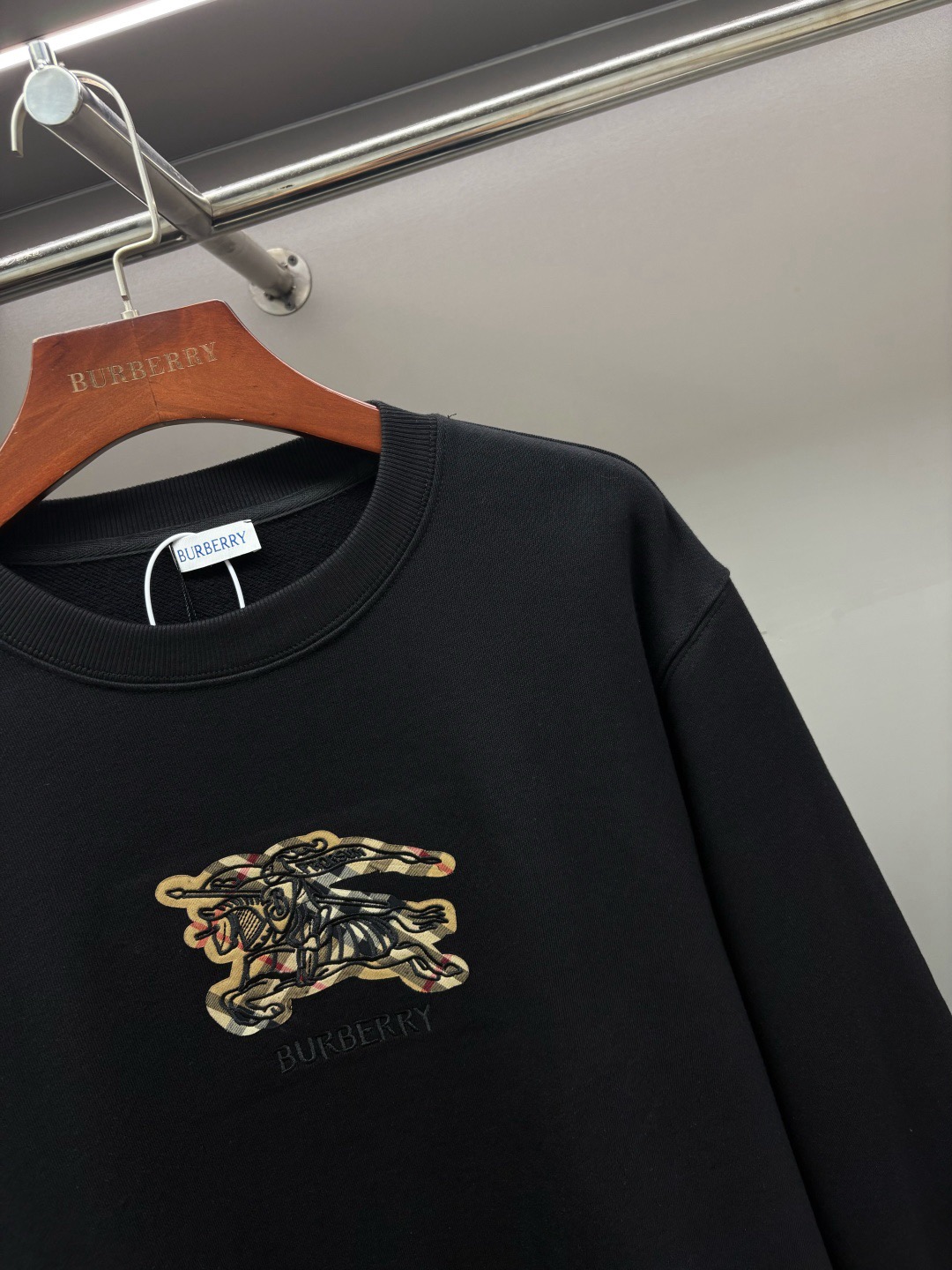 Burberry Unisex Sweatshirt Size S-XXL