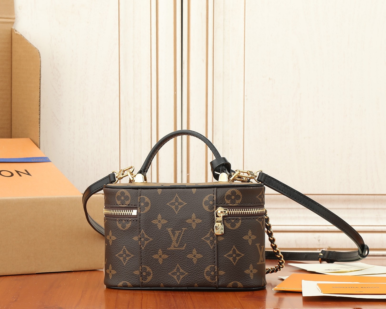 Louis Vuitton M47125 Vanity Chain Pouch Women Shoulder Bags Size 19*11*6cm