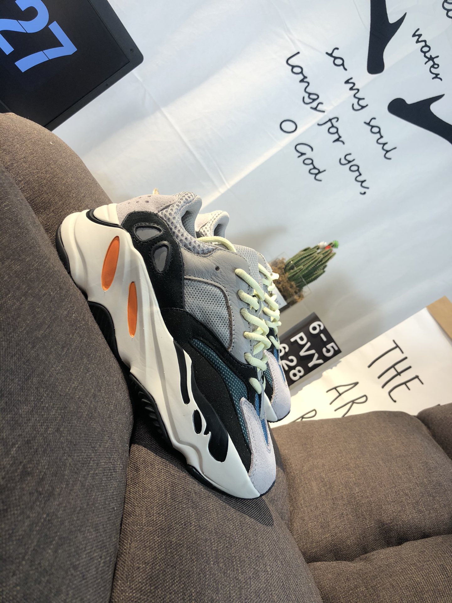 Yeezy 700 Boost Mens/Women's Sneakers Shoes 36 - 45