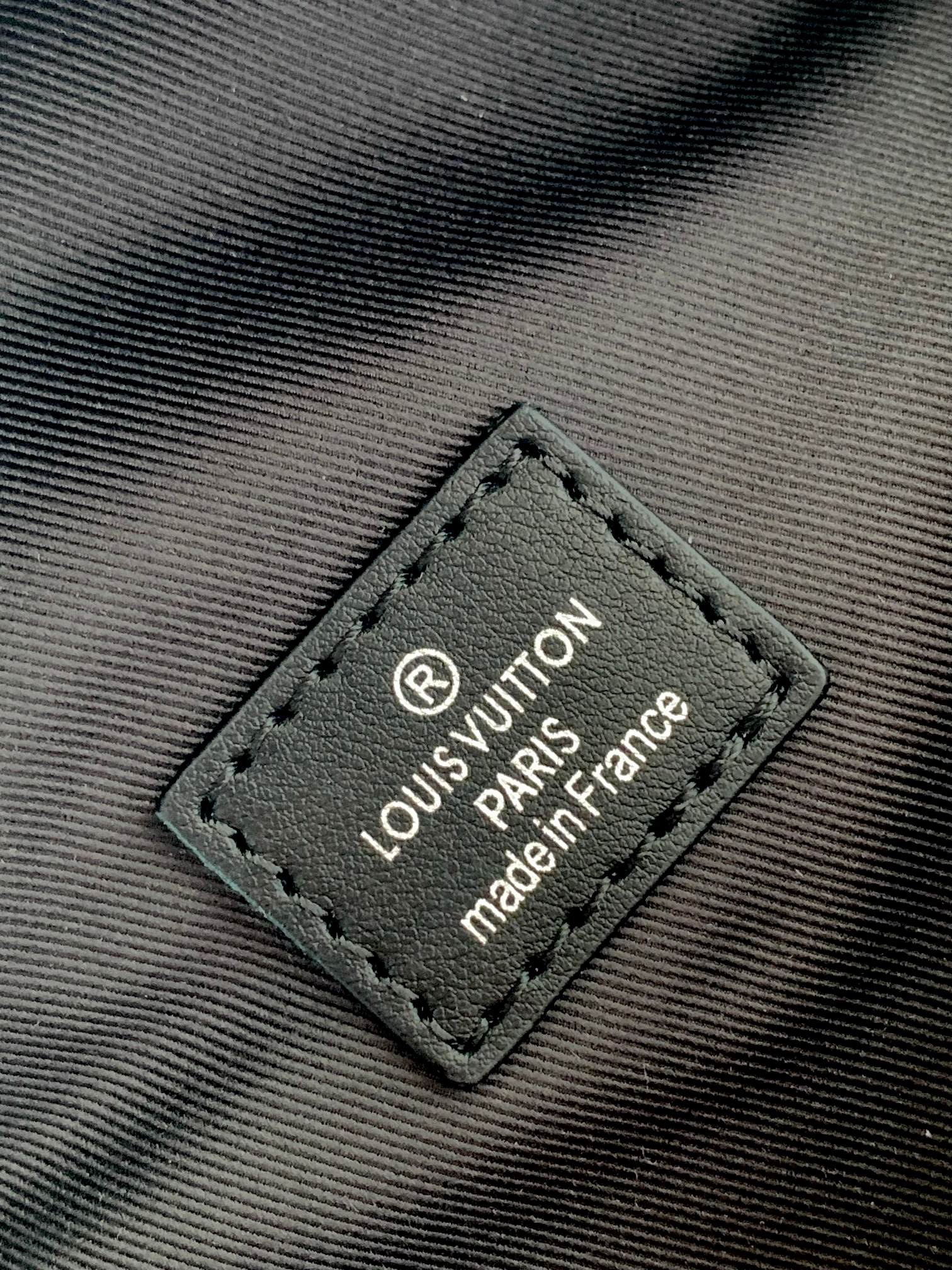 Louis Vuitton N40298 Discovery Graphite Mens Shoulder Bags Size 26*13*7cm