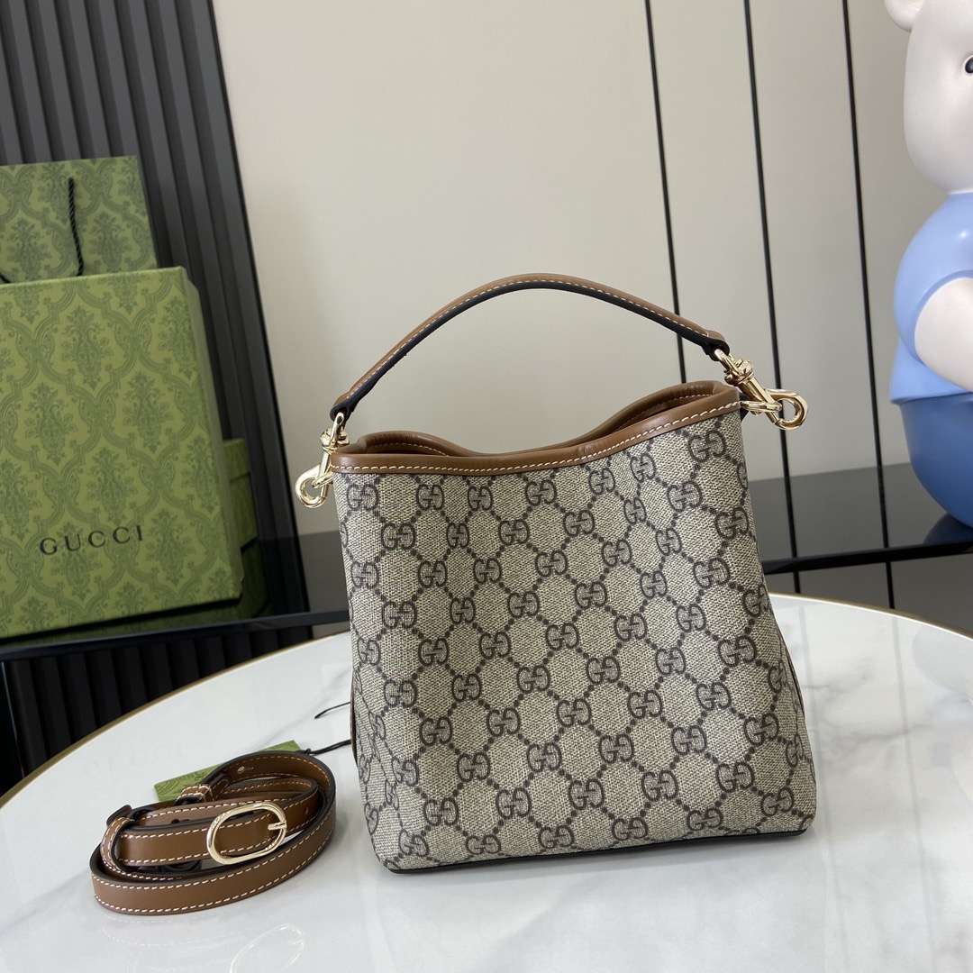 Gucci GG Emblem Women Shoulder Bags Size 20*18*11cm