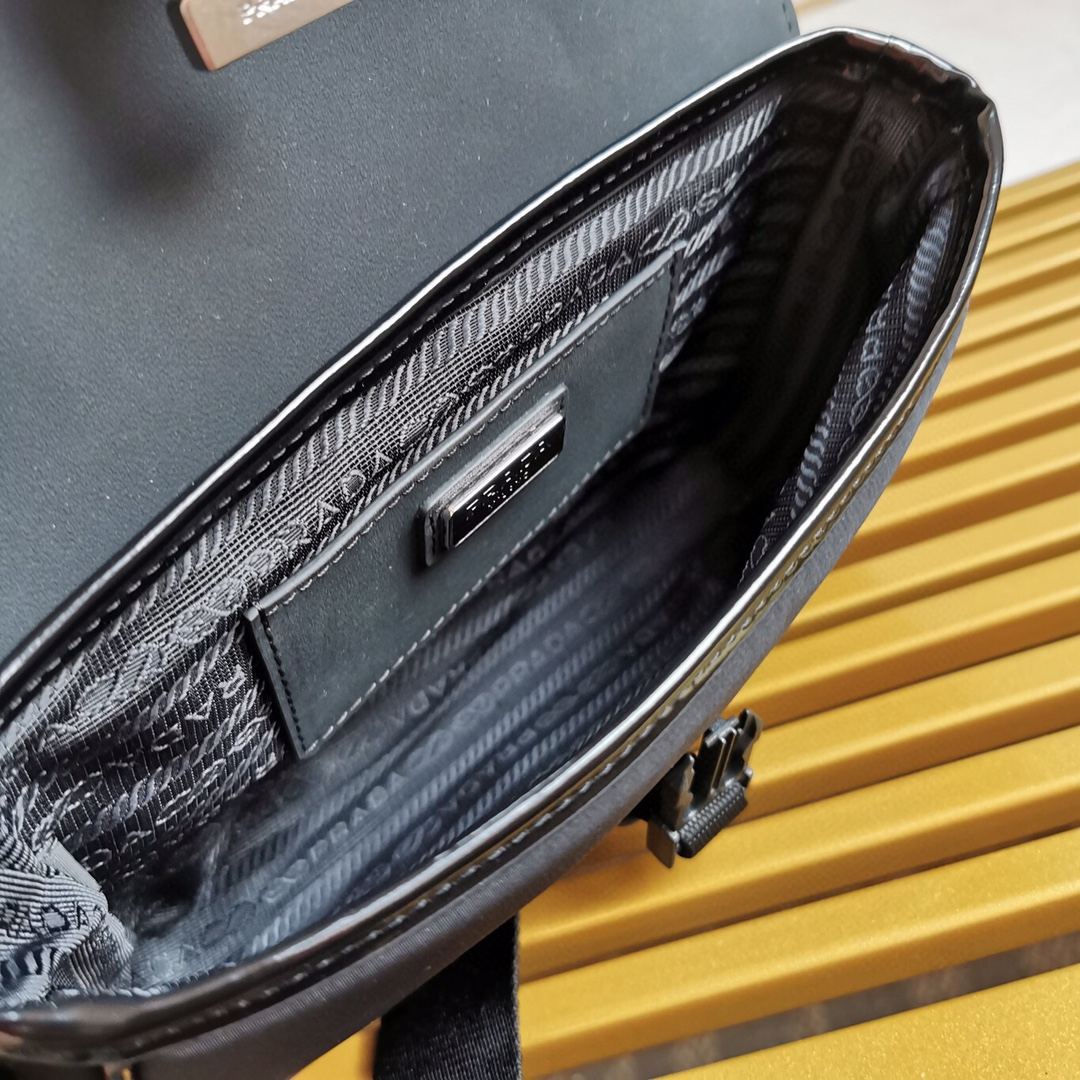 Prada 2VD044 Re-Nylon and Leather Mens Shoulder Bags Size 20*15.5*4cm