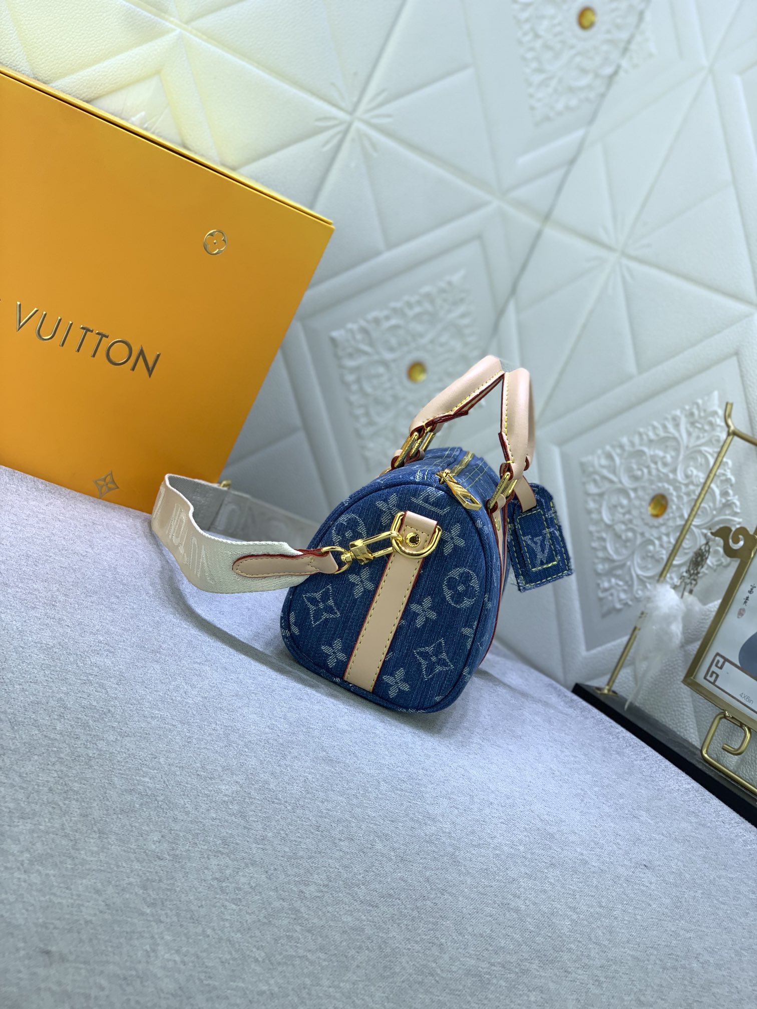 Louis Vuitton Keepall Bandoulière 25 Women Shoulder Bags