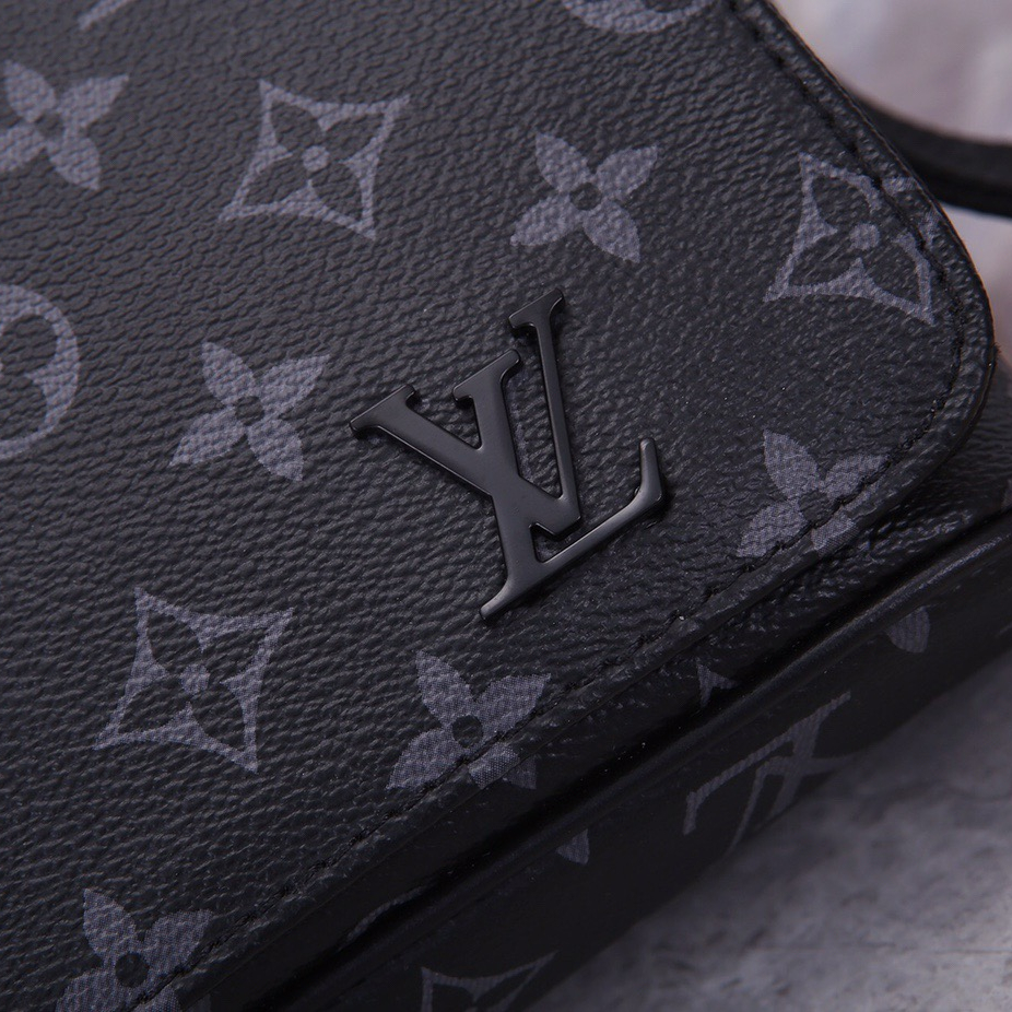 Louis Vuitton M46255 District Mens Shoulder Bags Size 26*20*7cm