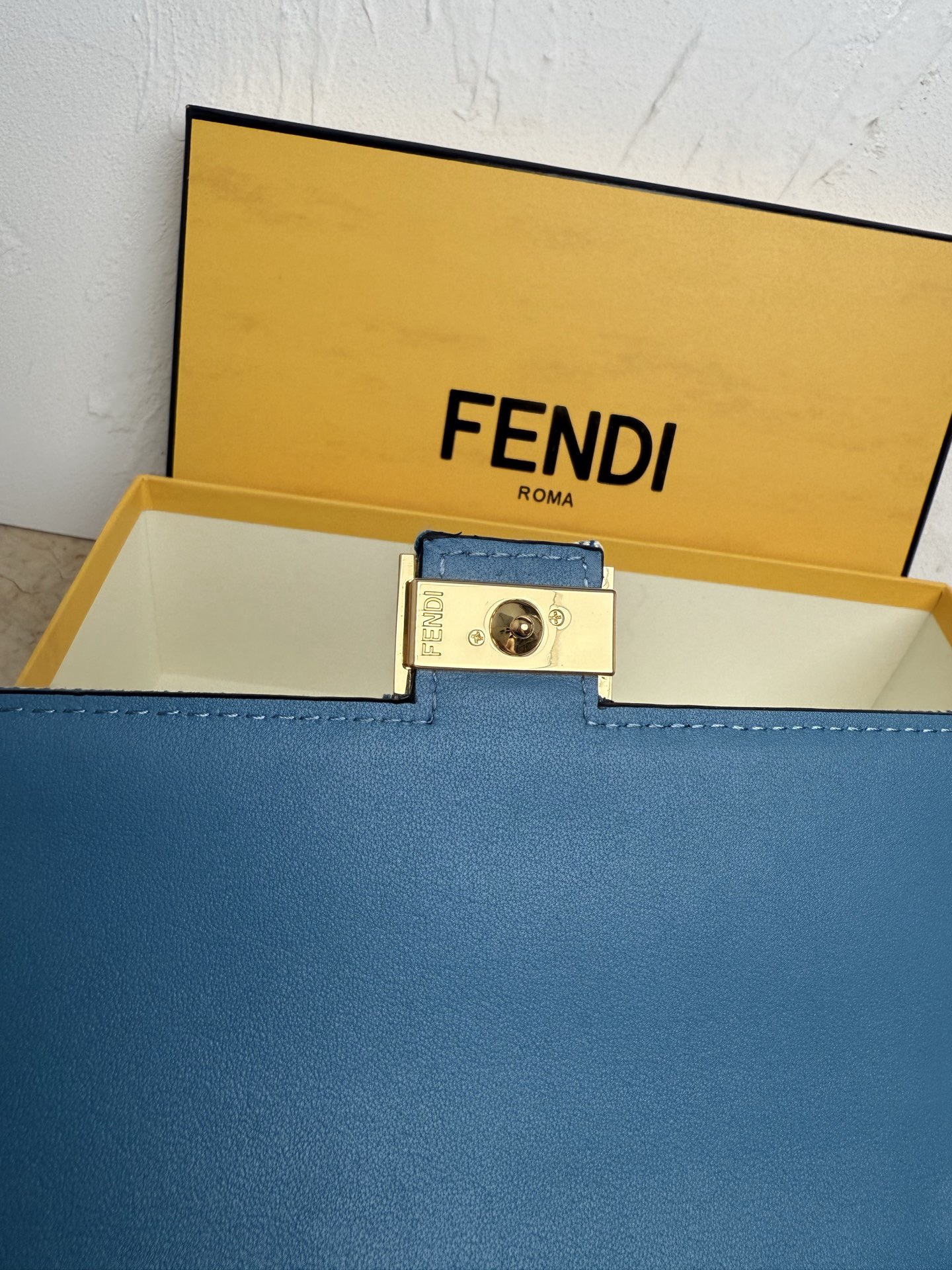 Fendi Women Shoulder Bags Size 21*11*5cm