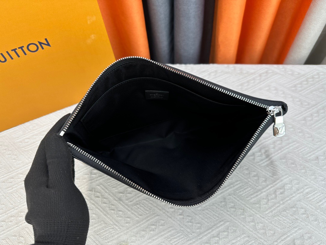 Louis Vuitton M62291 Pochette apollo Clutch Bags Size 34*25*2cm