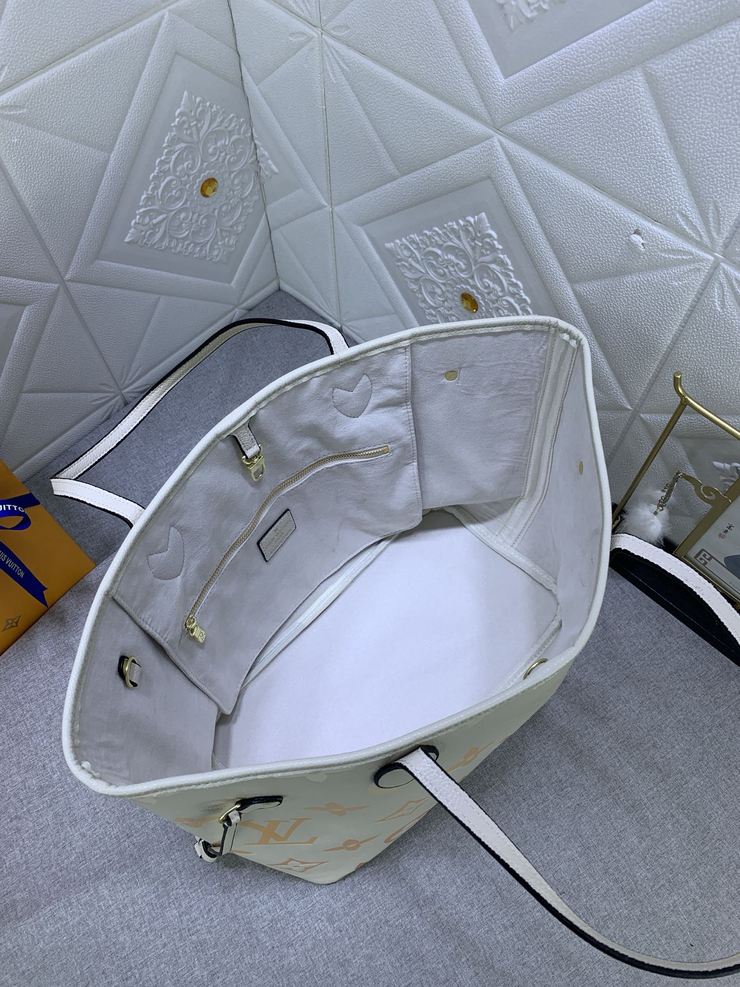 Louis Vuitton Shopping Bags 32*29*17cm