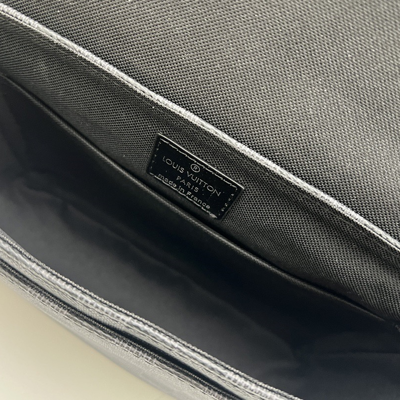 Louis Vuitton N42710 District Mens Shoulder Bags Size 26*20*7cm