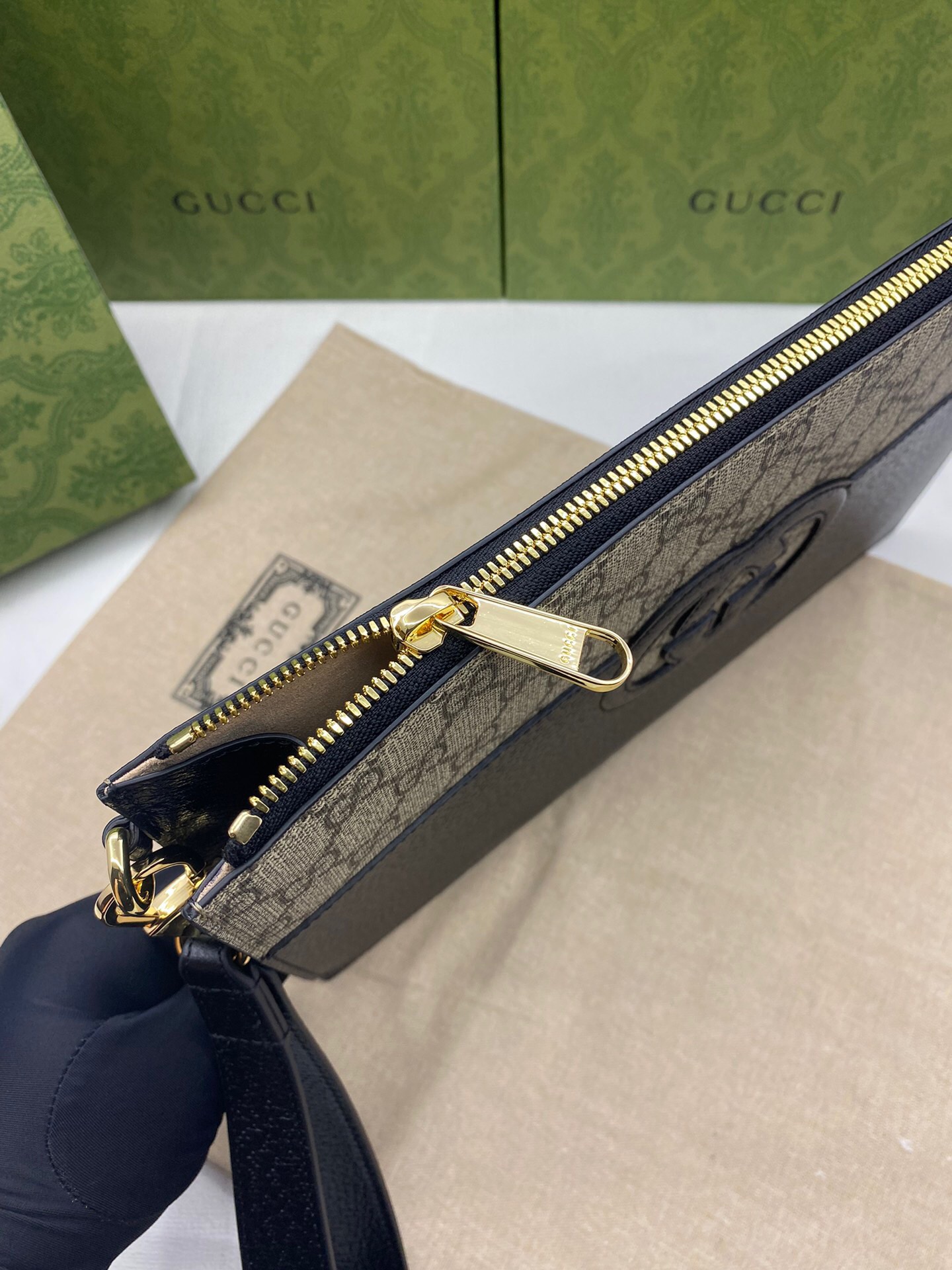 Gucci GG Supreme Unisex Clutch Bags 30*21cm