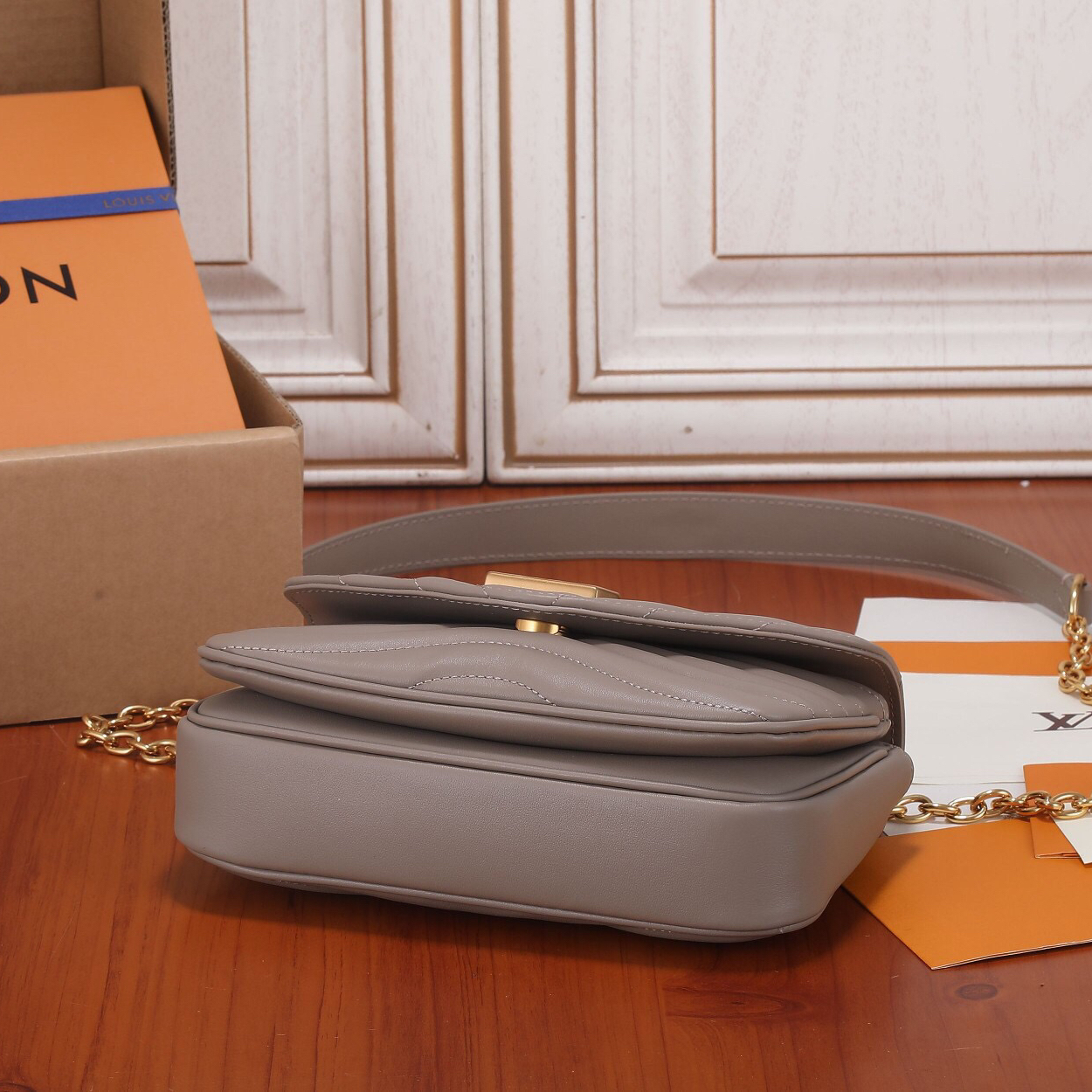 Louis Vuitton M20838 2022SS Women Shoulder Bags 21*12*9cm