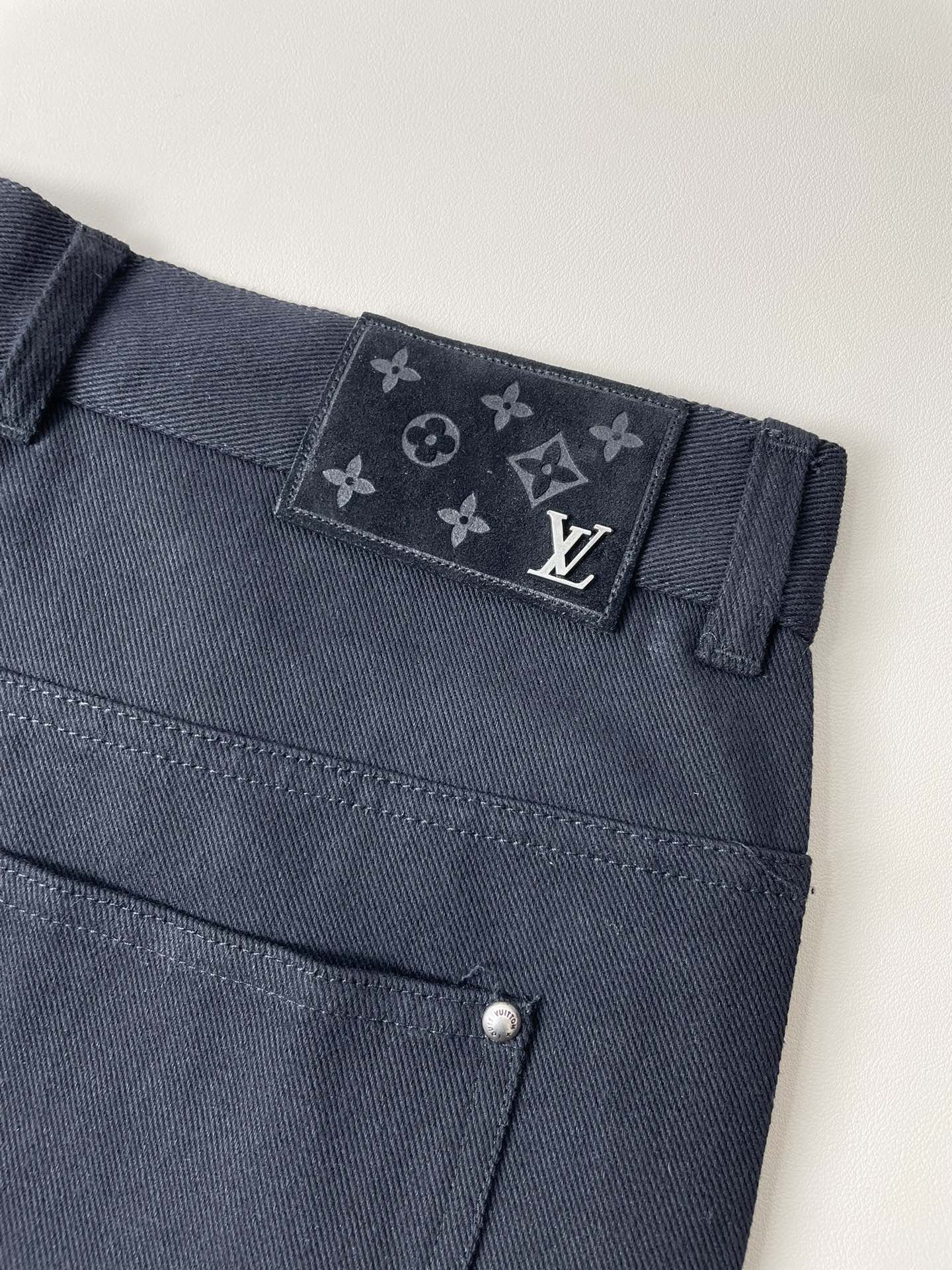 Louis Vuitton Unisex Jeans Size S-XL