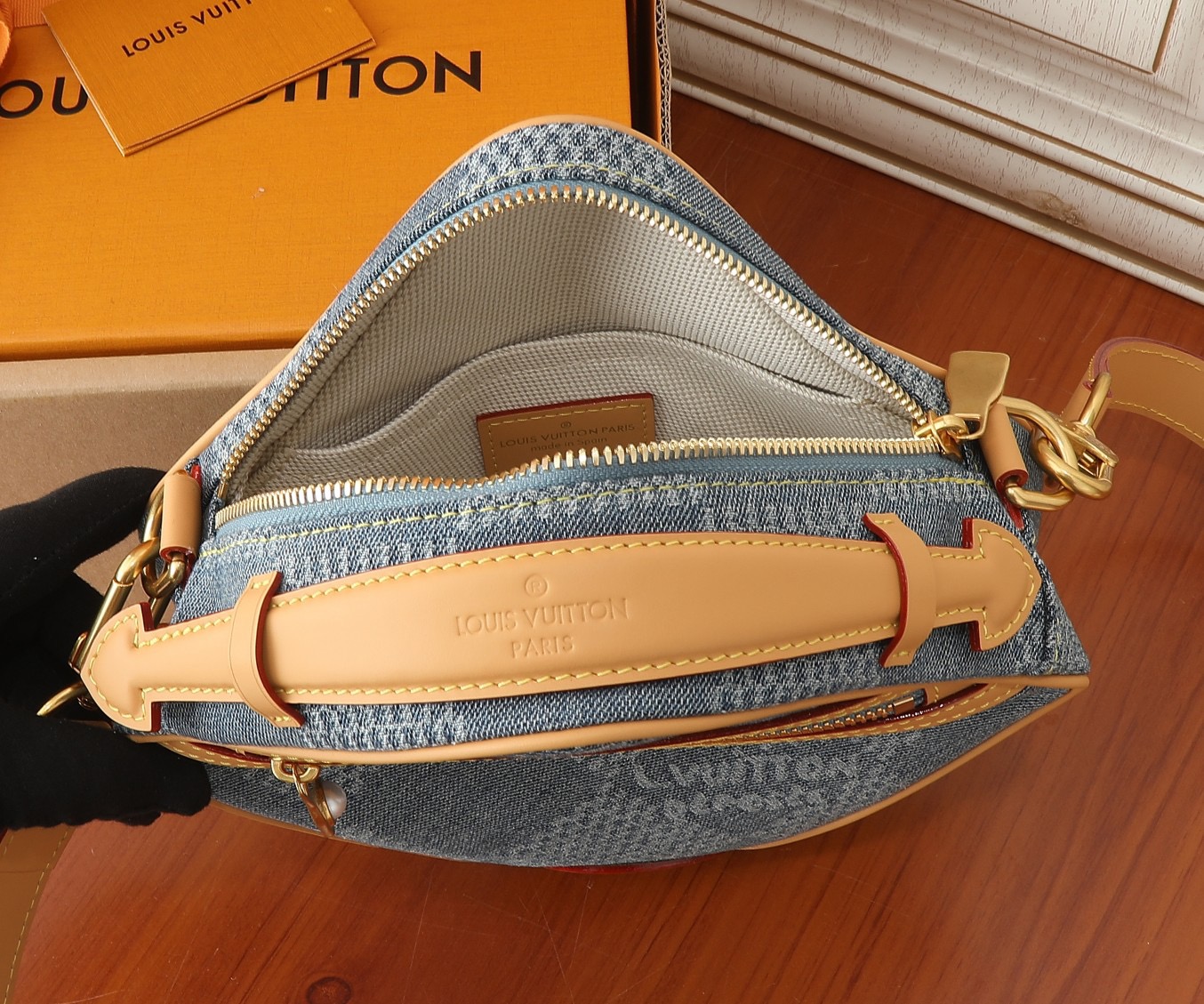 Louis Vuitton N40706 Chess Messenger Mens Shoulder Bags Size 24*24*8cm