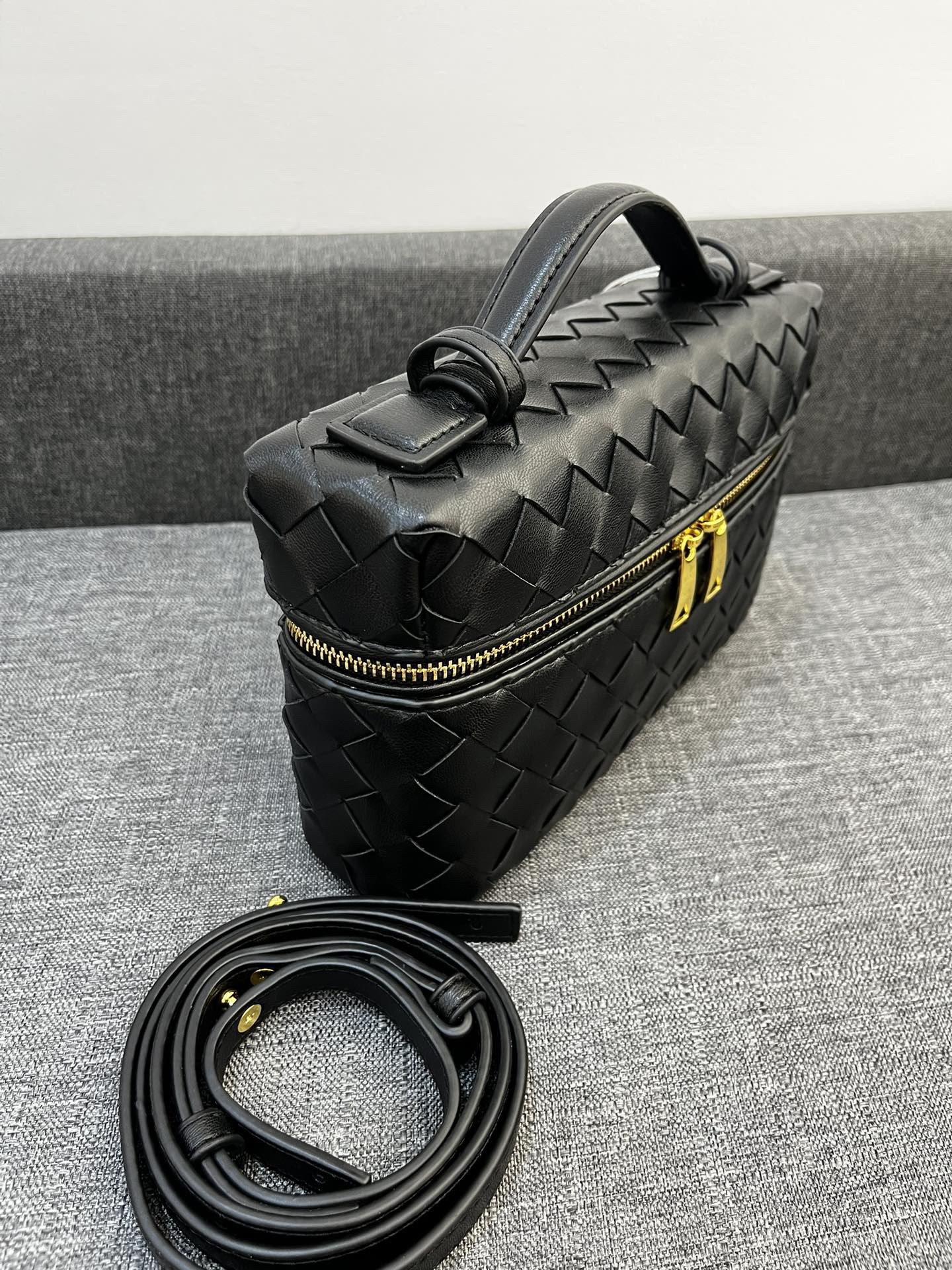 Bottega Veneta Vanity Case Women Shoulder Bags 24*13*6cm