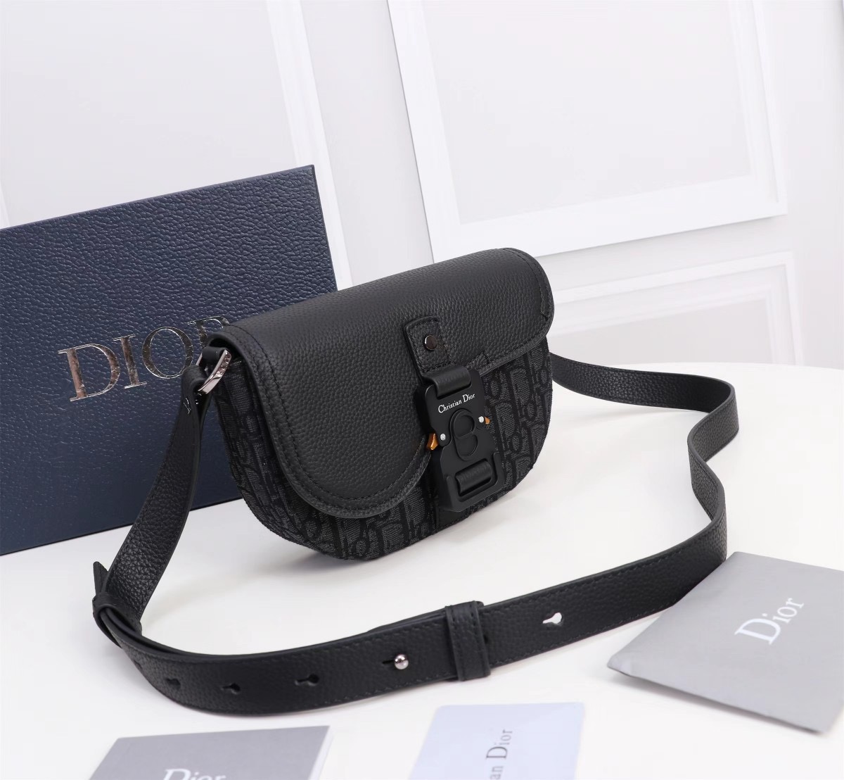 Dior Oblique Mens Shoulder Bags Size 19.5*13*4.3cm
