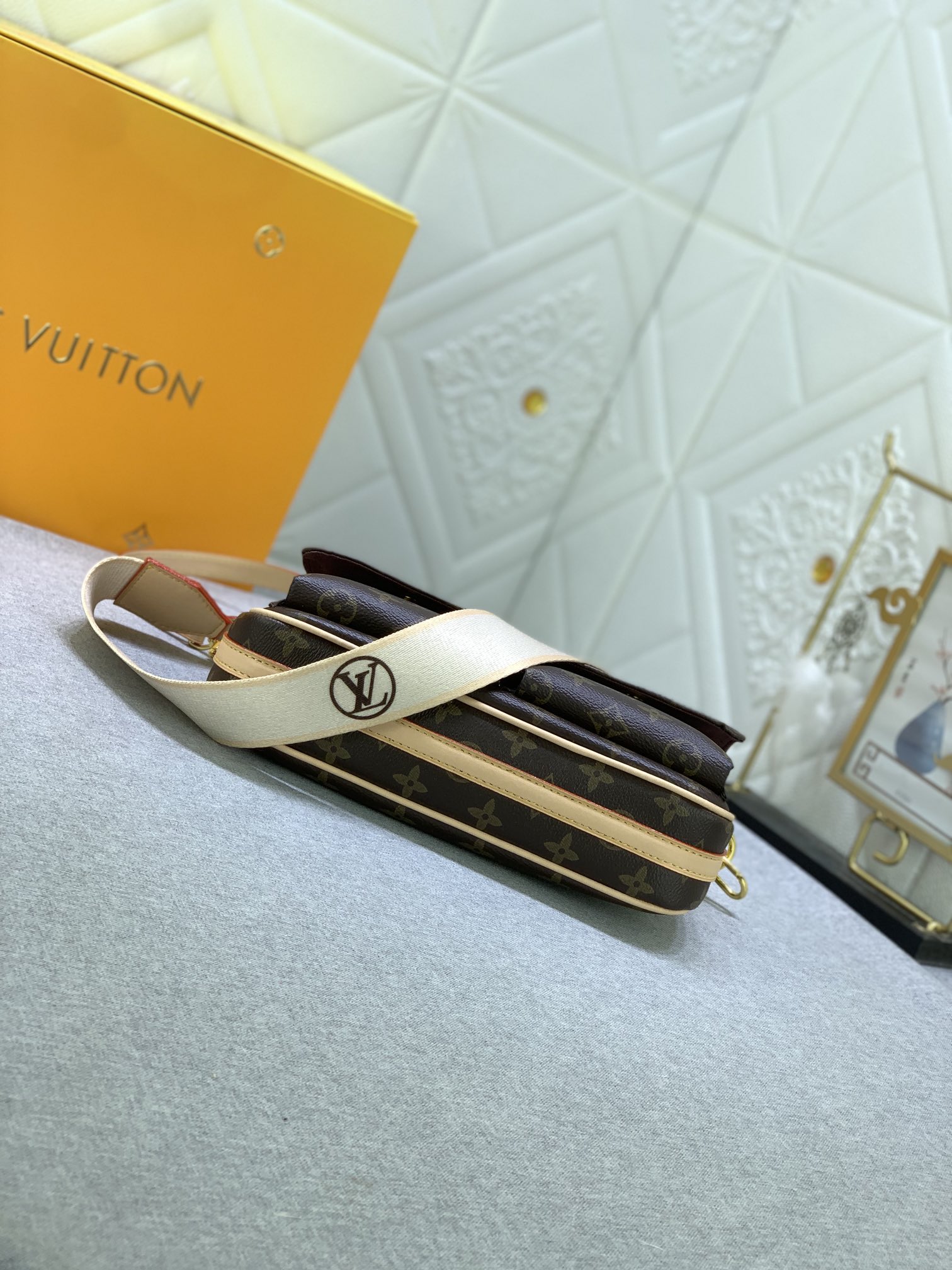 Louis Vuitton M46999 Viva-cité Women Shoulder Bags Size 25*15*8cm