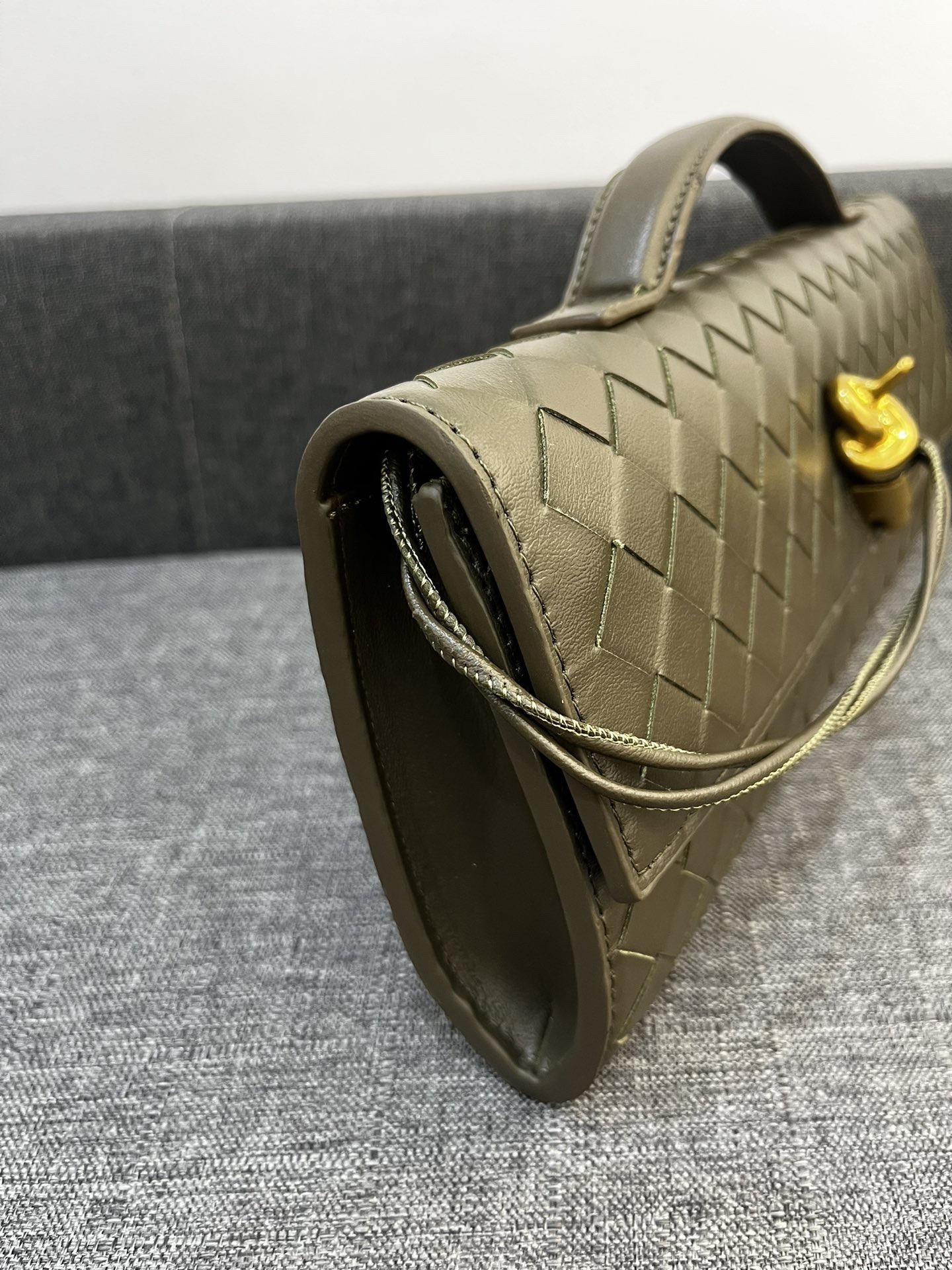 Bottega Veneta Andiamo Clutch 30*13*4cm