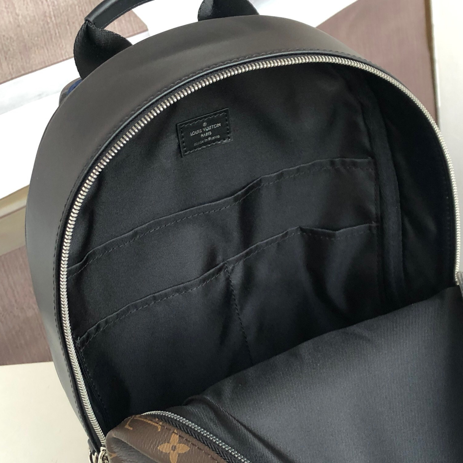 Louis Vuitton M45349 Josh Backpack For Men and Women Size 40*32*13cm