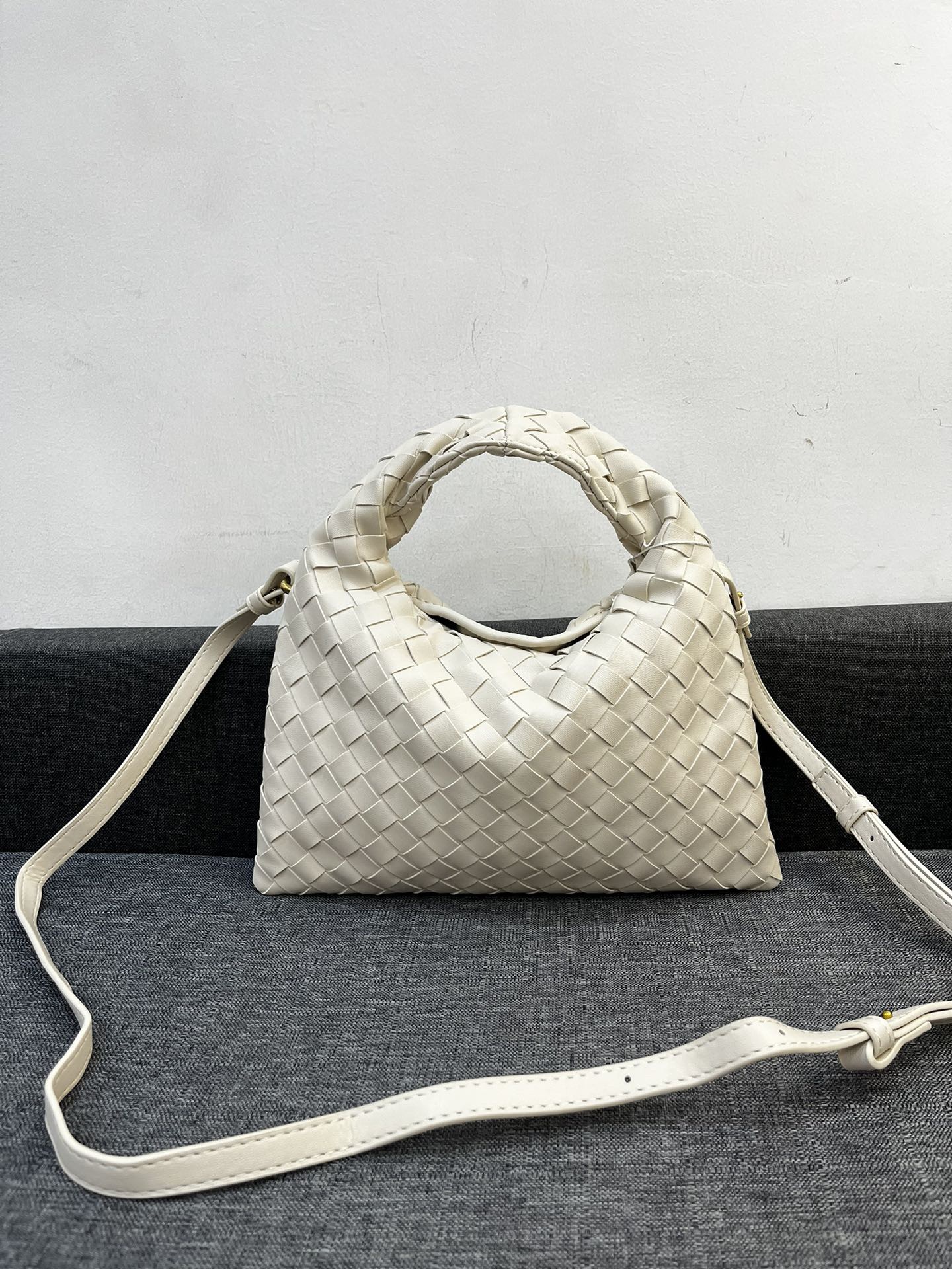Bottega Veneta HO Women Shoulder Bags 28*17cm