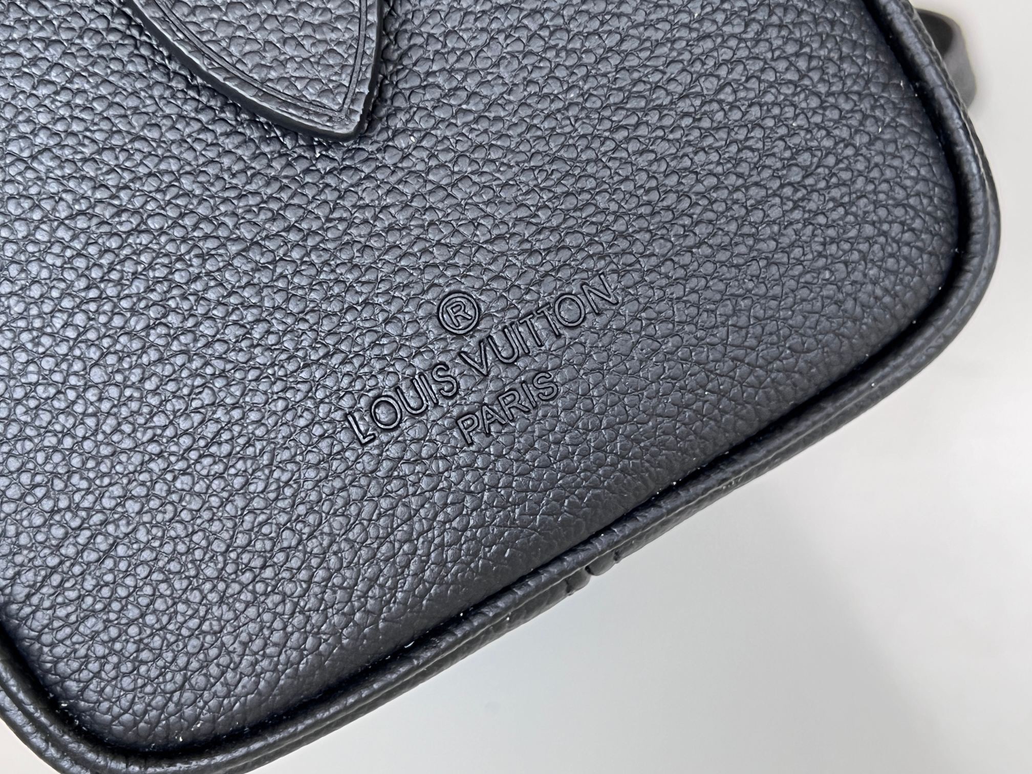 Louis Vuitton M58953 Speedy Women Shoulder Bags Size 20.5*13.5*12cm