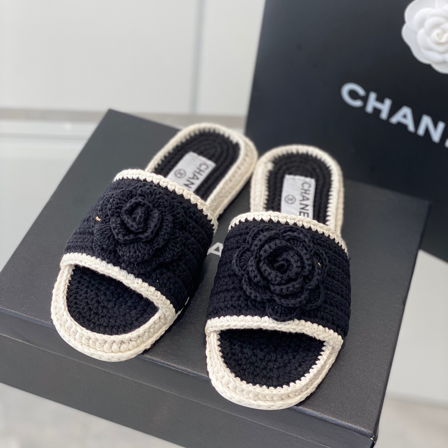 Chanel 2023 New Slippers Size 35-41 2-Color