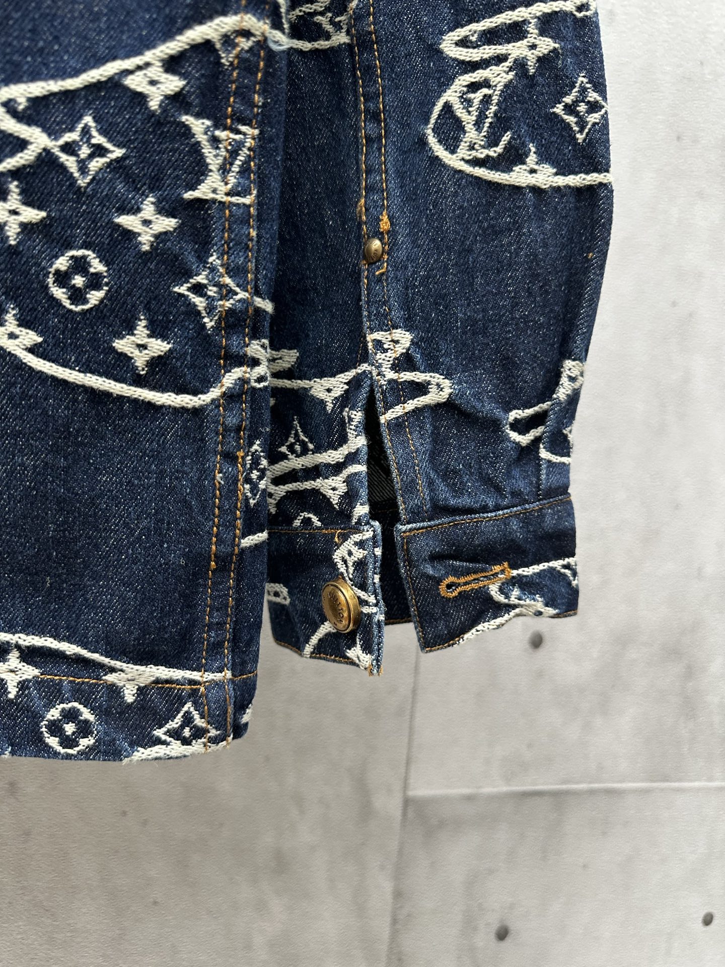 Louis Vuitton Unisex Jacket Size S-XL