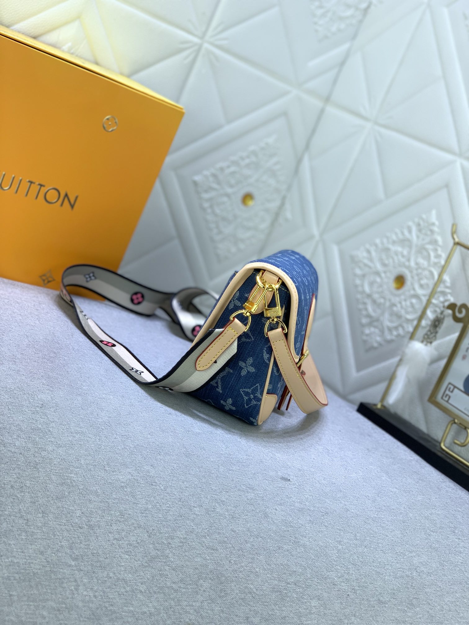 Louis Vuitton M45985 Diane Denim Cowboy Women Shoulder Bags Size 25*9*15cm