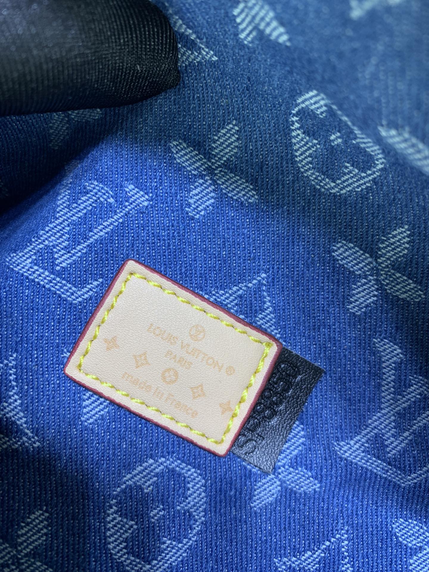 Louis Vuitton M82335 Mini Bumbag Women Shoulder Bags Size 17*12*9cm