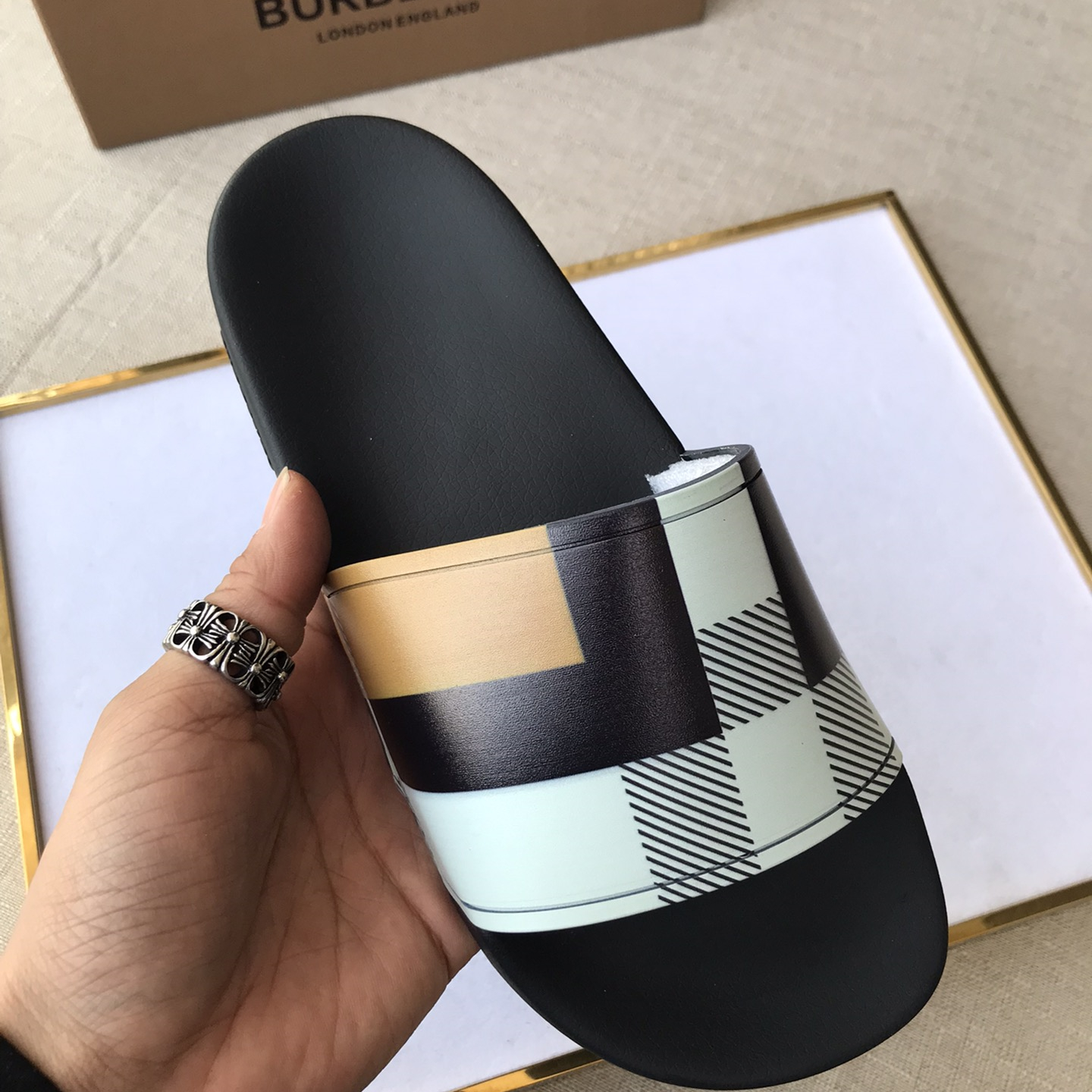 Burberry Mens Women Sandals Gr. 36-46