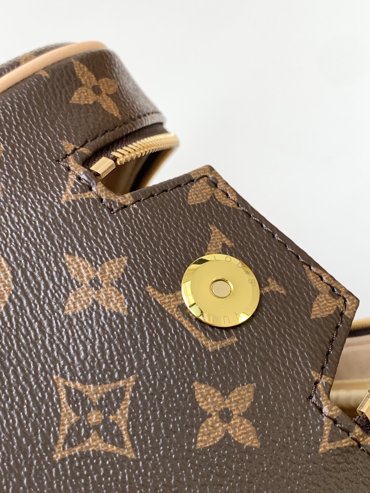 Louis Vuitton M44494 Clutch Bags Size 28*15*16.5cm