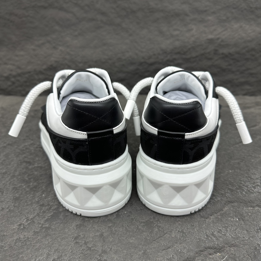 Valentino One Stud Sneaker Size 36-46