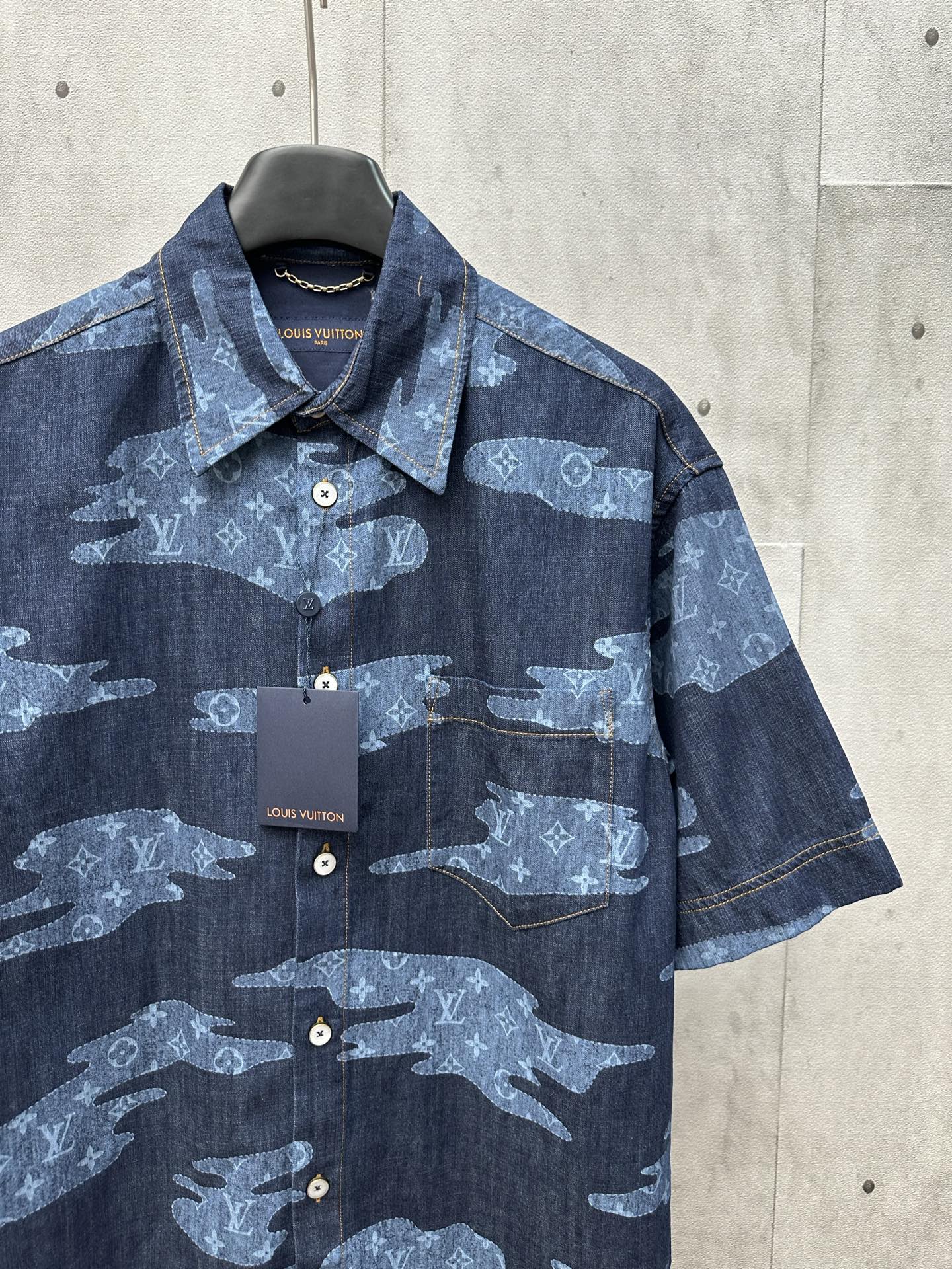 Louis Vuitton Unisex T Shirt Size S-XL