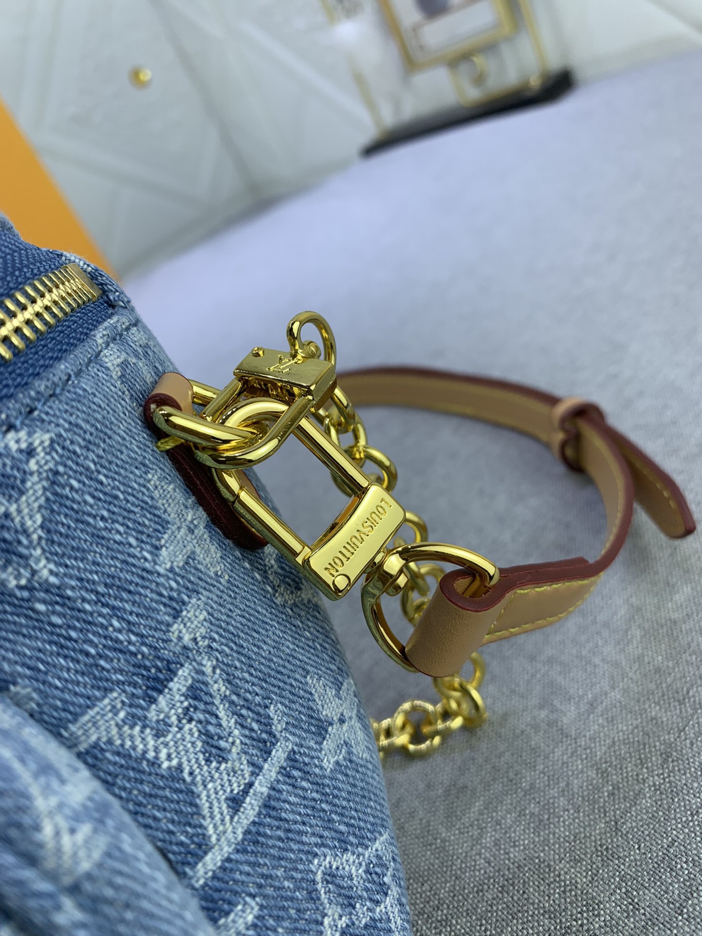 Louis Vuitton M83353 Mini Bumbag Women Shoulder Bags Size 17*12*9cm