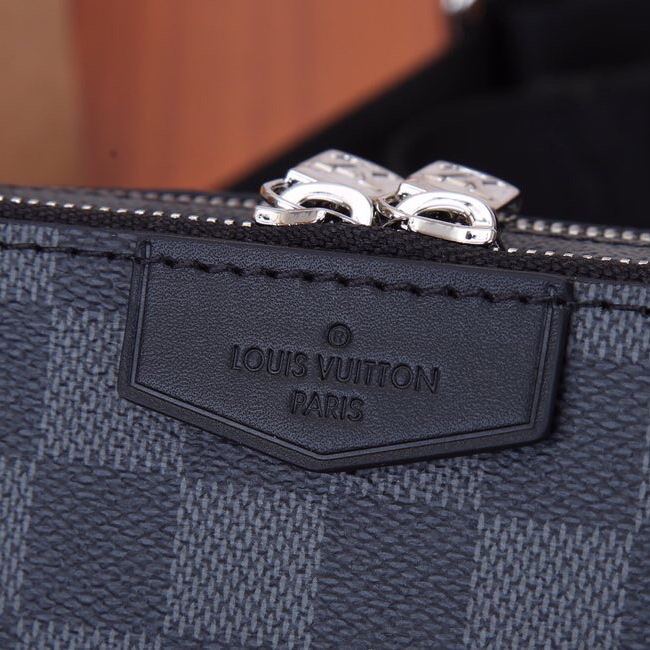 Louis Vuitton M60418 Mens Shoulder Bags 18.5*11*6.5cm