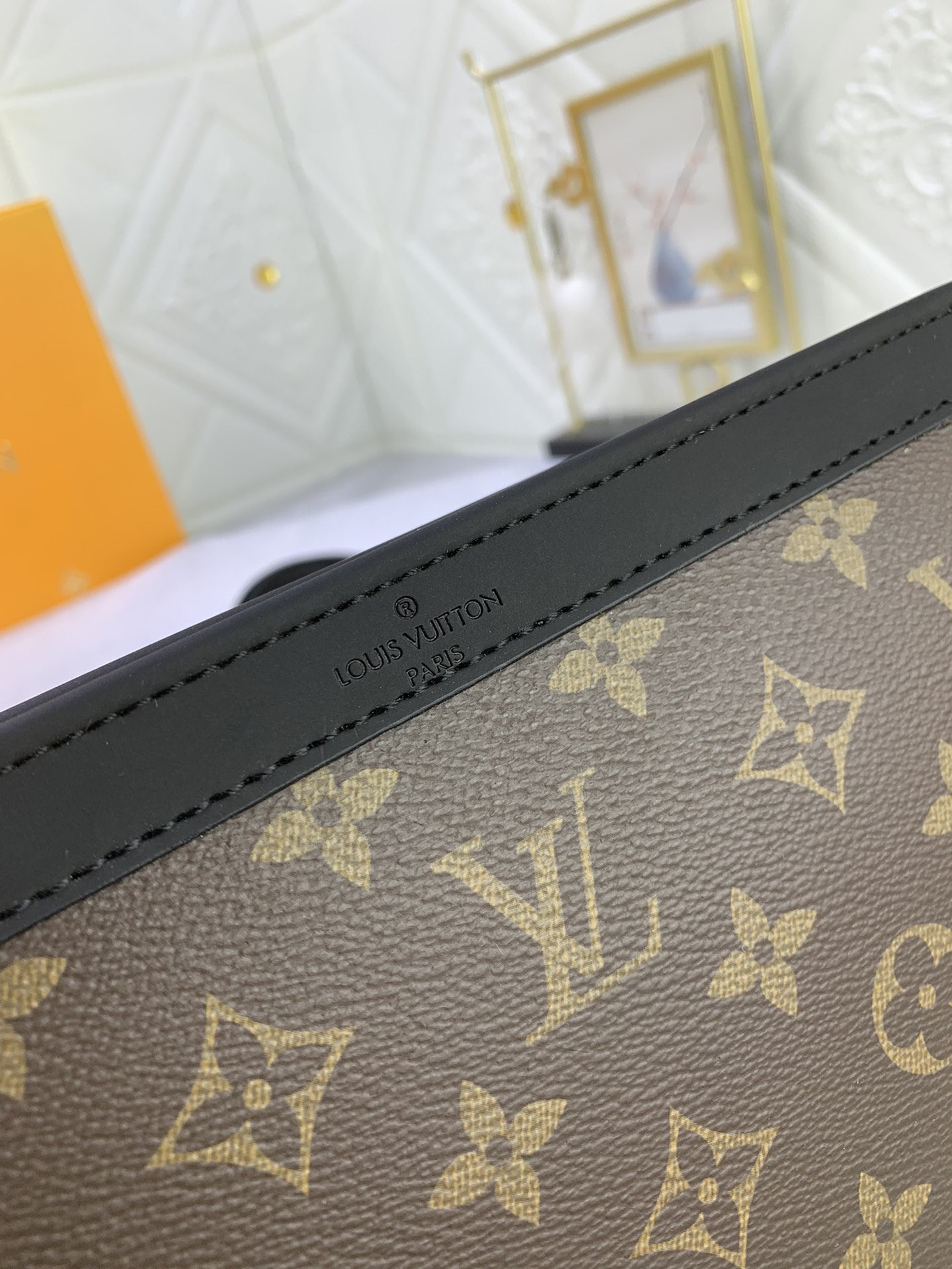 Louis Vuitton M81124 Alpha Wearable Mens Shoulder Bags Size 18*11*6cm