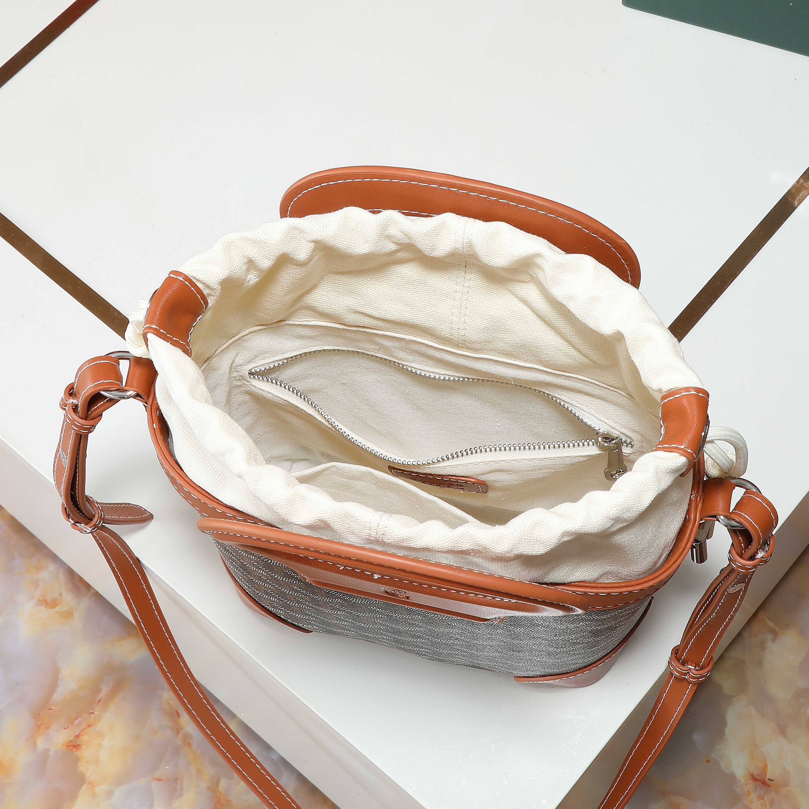 Goyard Beluga Women Shoulder Bags Size 23*18.5*8cm