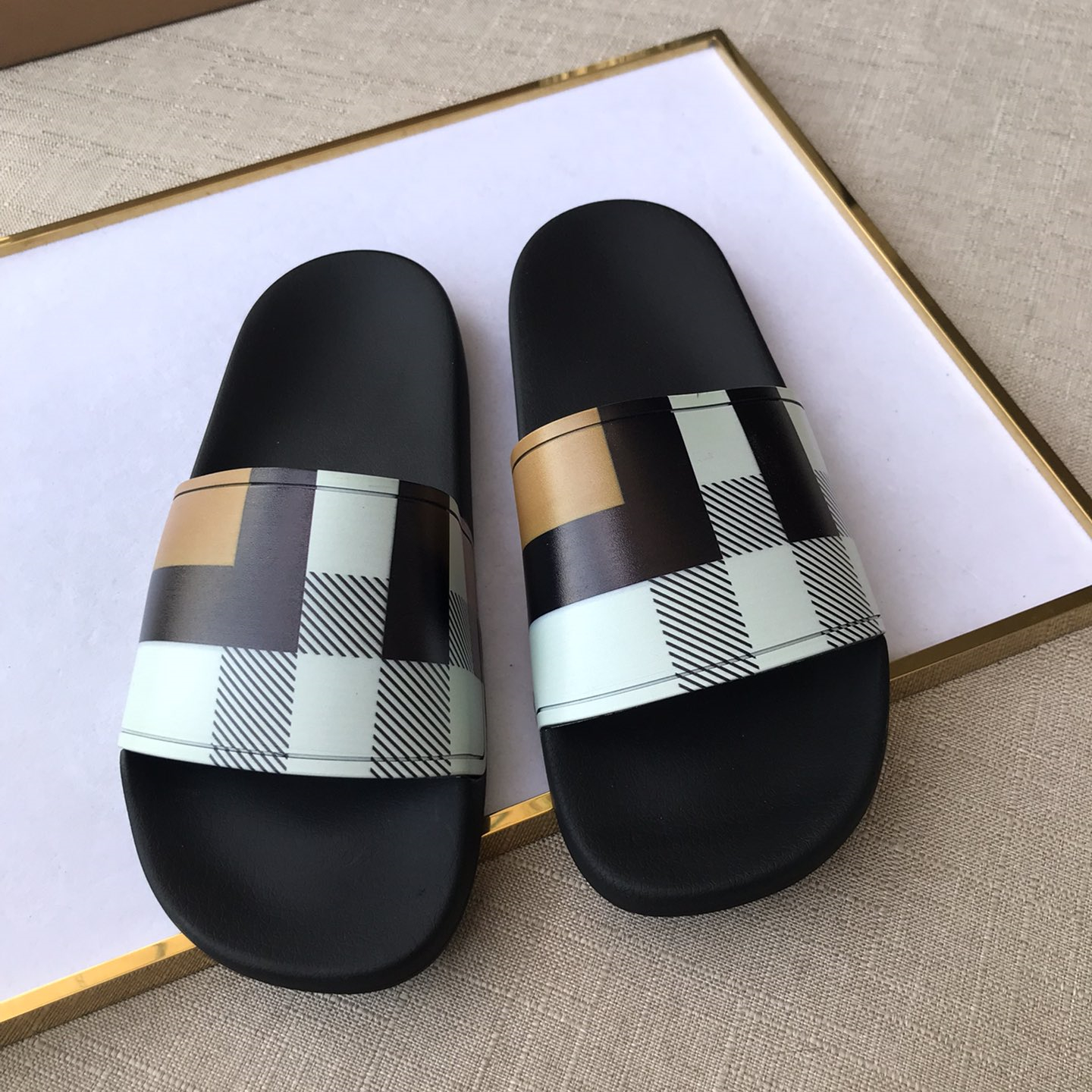 Burberry Mens Women Sandals Gr. 36-46