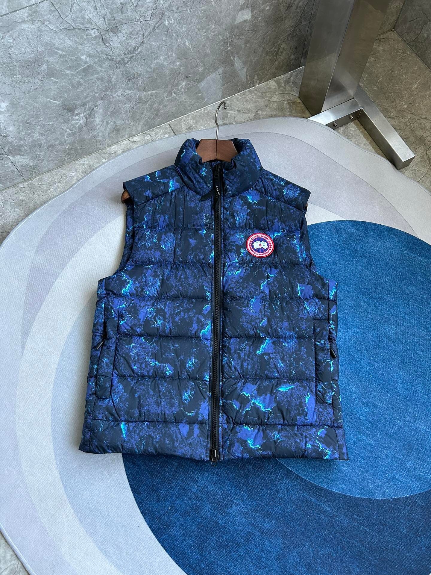 Canada Goose E2229 Crofton Vest-WD Men Winter Vest Size S-XXL