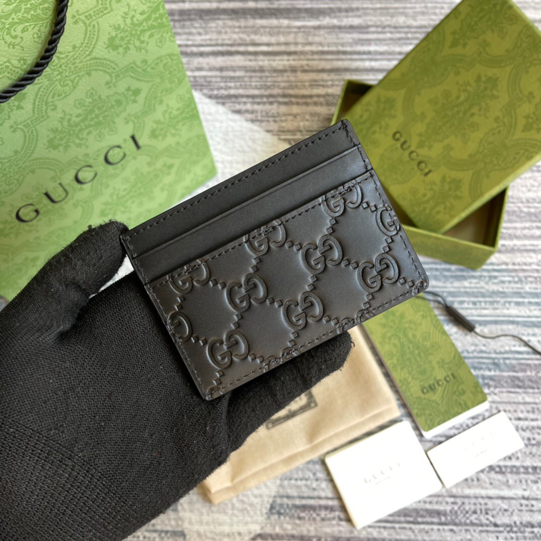 Gucci GG Gucci Signature card case 10 × 7 cm Style: 473927