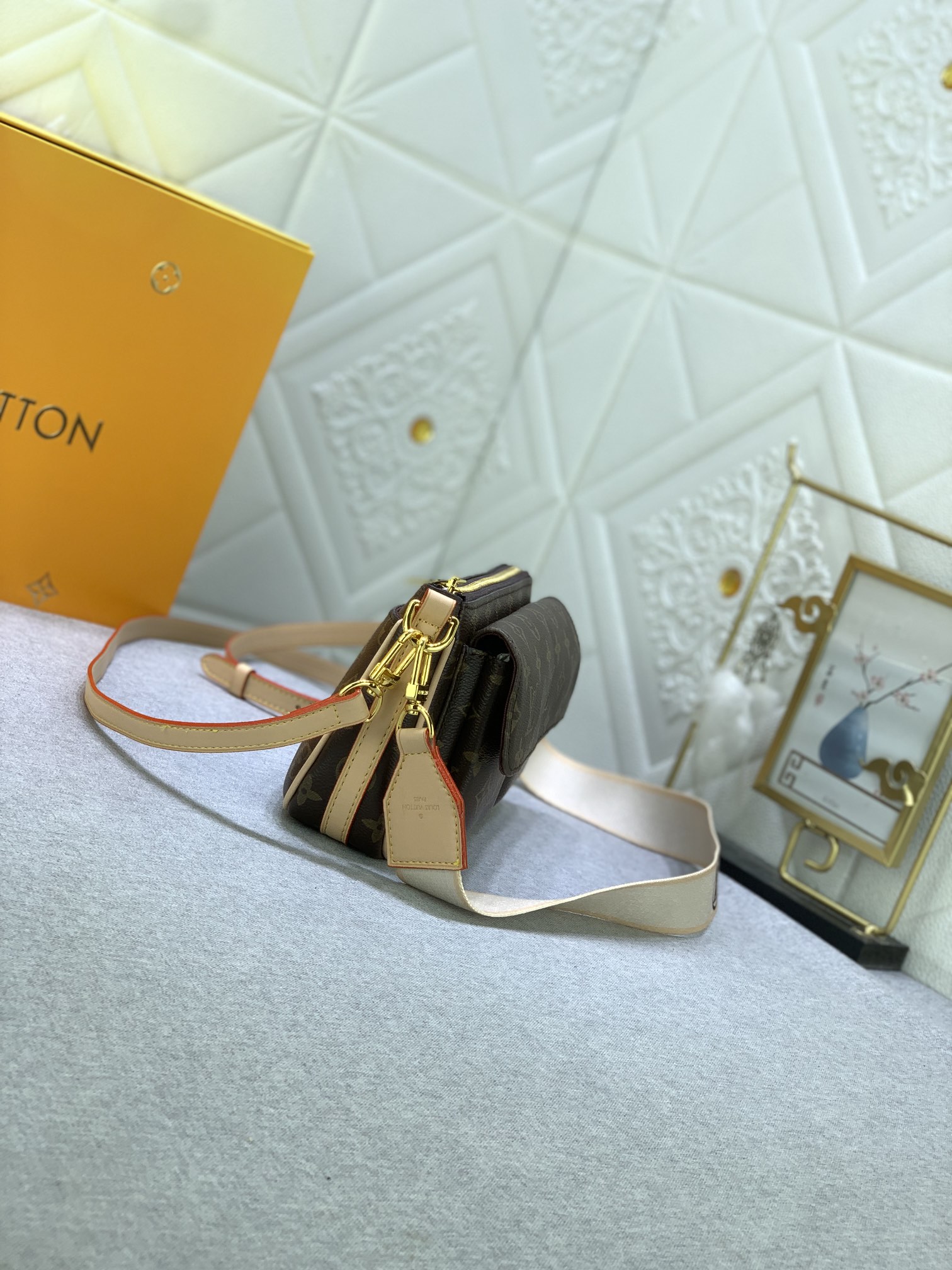 Louis Vuitton M46999 Viva-cité Women Shoulder Bags Size 25*15*8cm