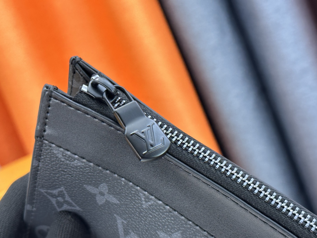 Louis Vuitton M82074 Pochette Jour Clutch Bags Size 35*25*2cm