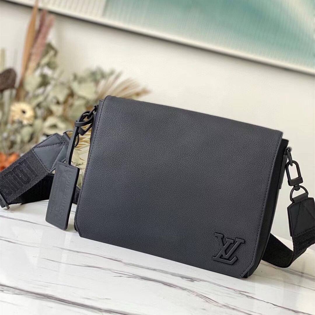 Louis Vuitton M57080 Aerogram Mens Shoulder Bags Size 22*16.5*7cm