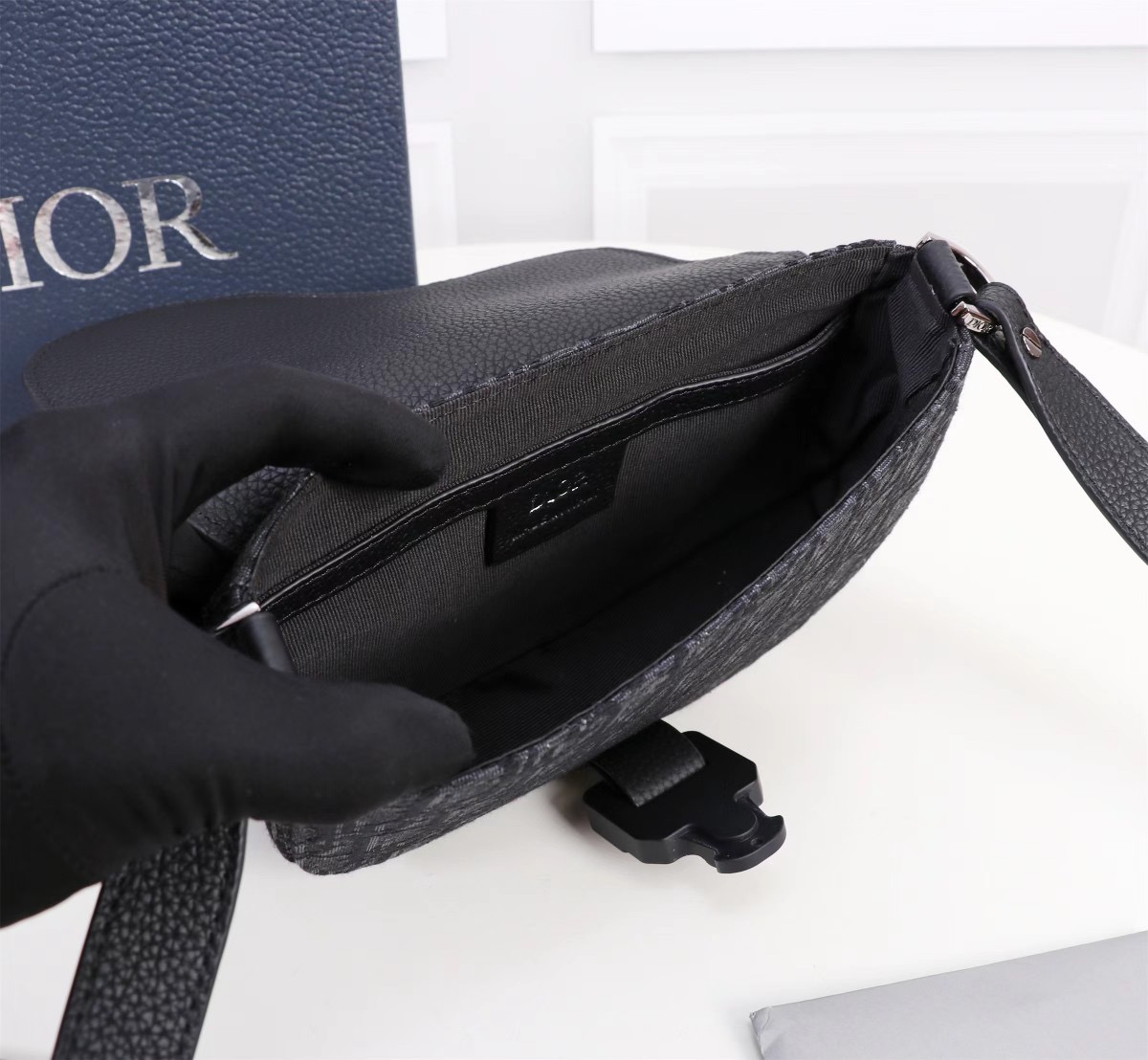 Dior Oblique Mens Shoulder Bags Size 19.5*13*4.3cm