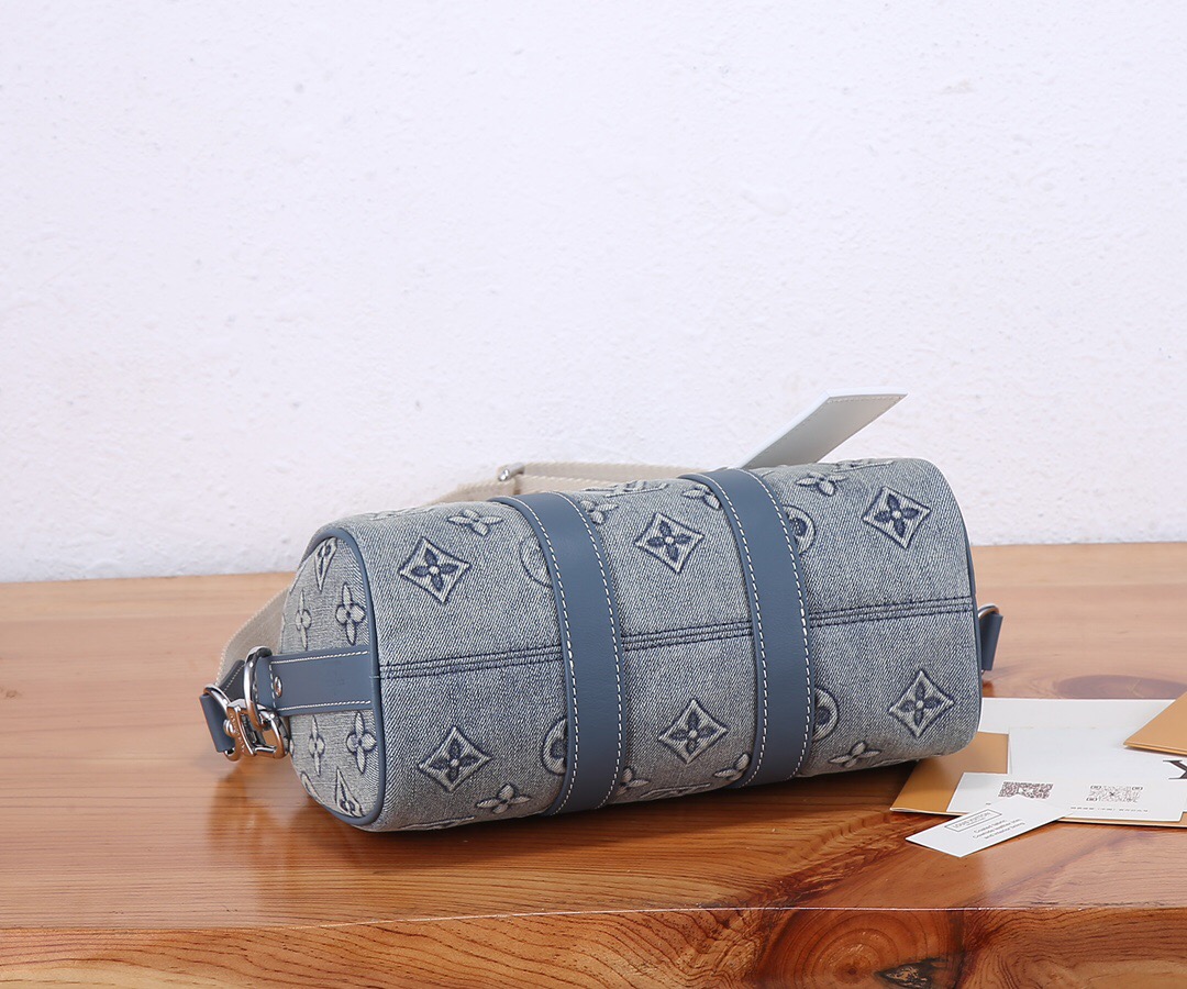 Louis Vuitton Keepall Bandoulière 25 Mens Shoulder Bags