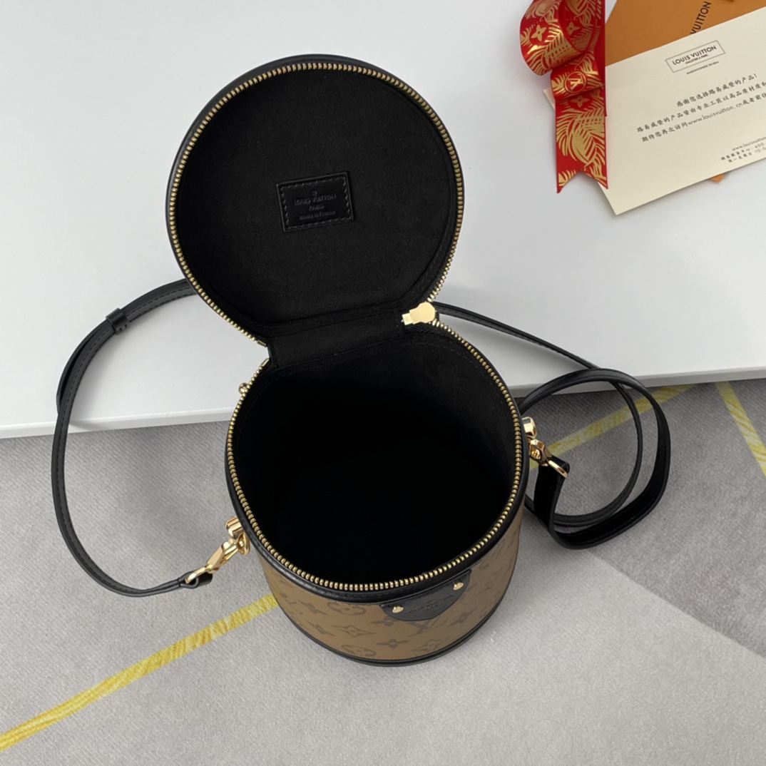 Louis Vuitton M43986 Cannes Women Shoulder Bags Size 15*15*17cm