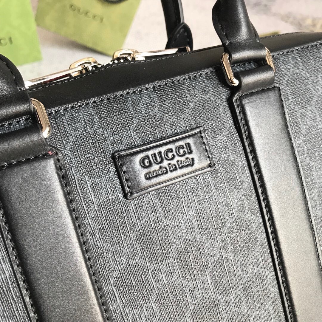 Gucci Aus GG Supreme Mens Shoulder bags Size 36*28*7cm