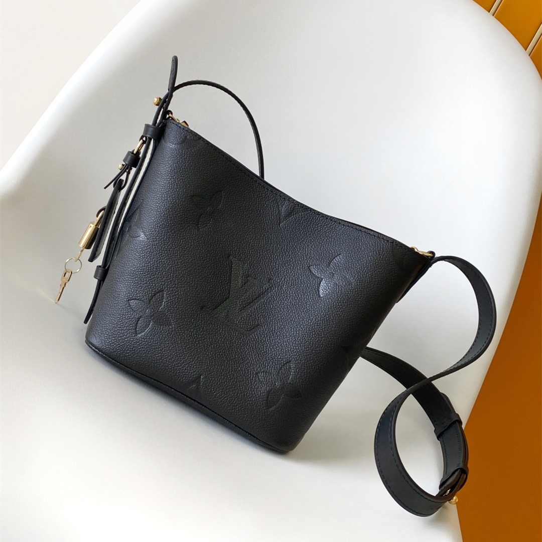 Louis Vuitton M13480 Women Shoulder Bags Size 16*18*12cm