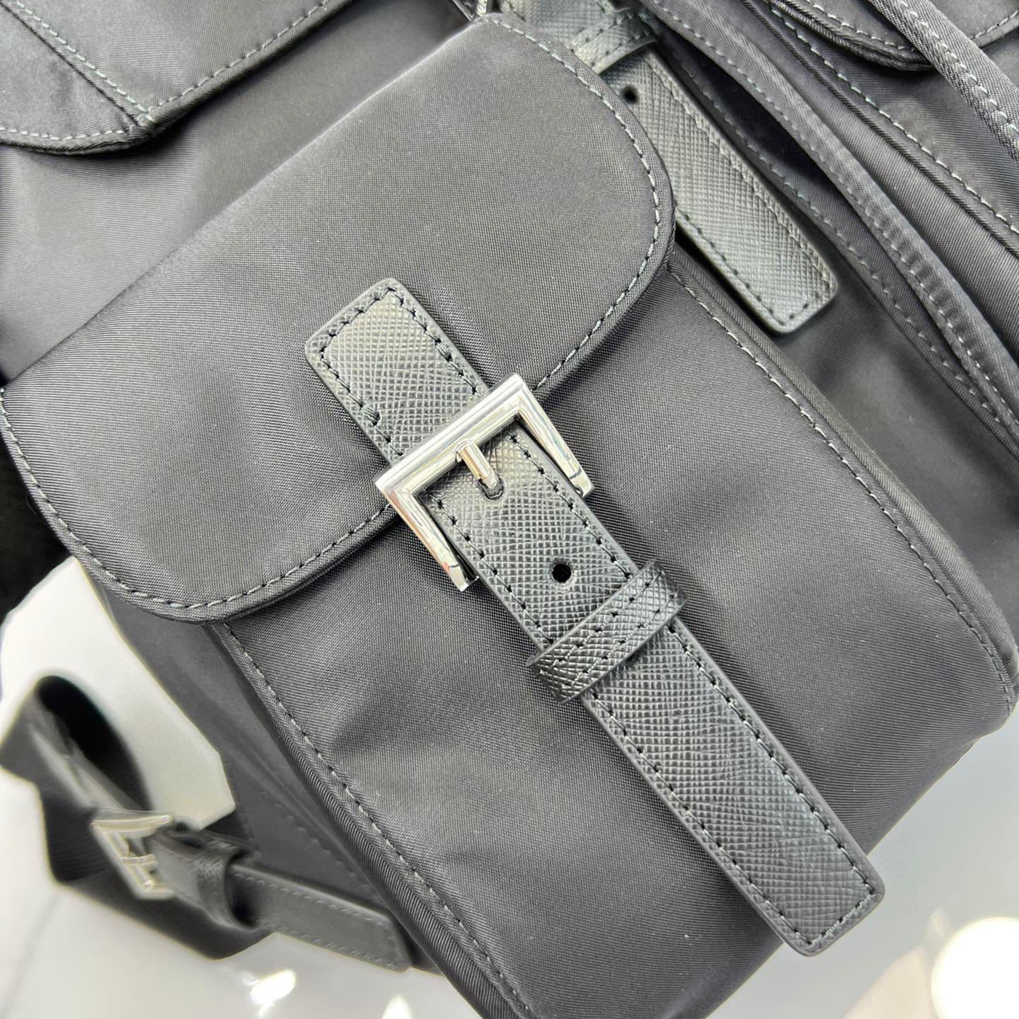 Prada 1BZ677 Re-Nylon Backpack Size 28*23.5*12cm