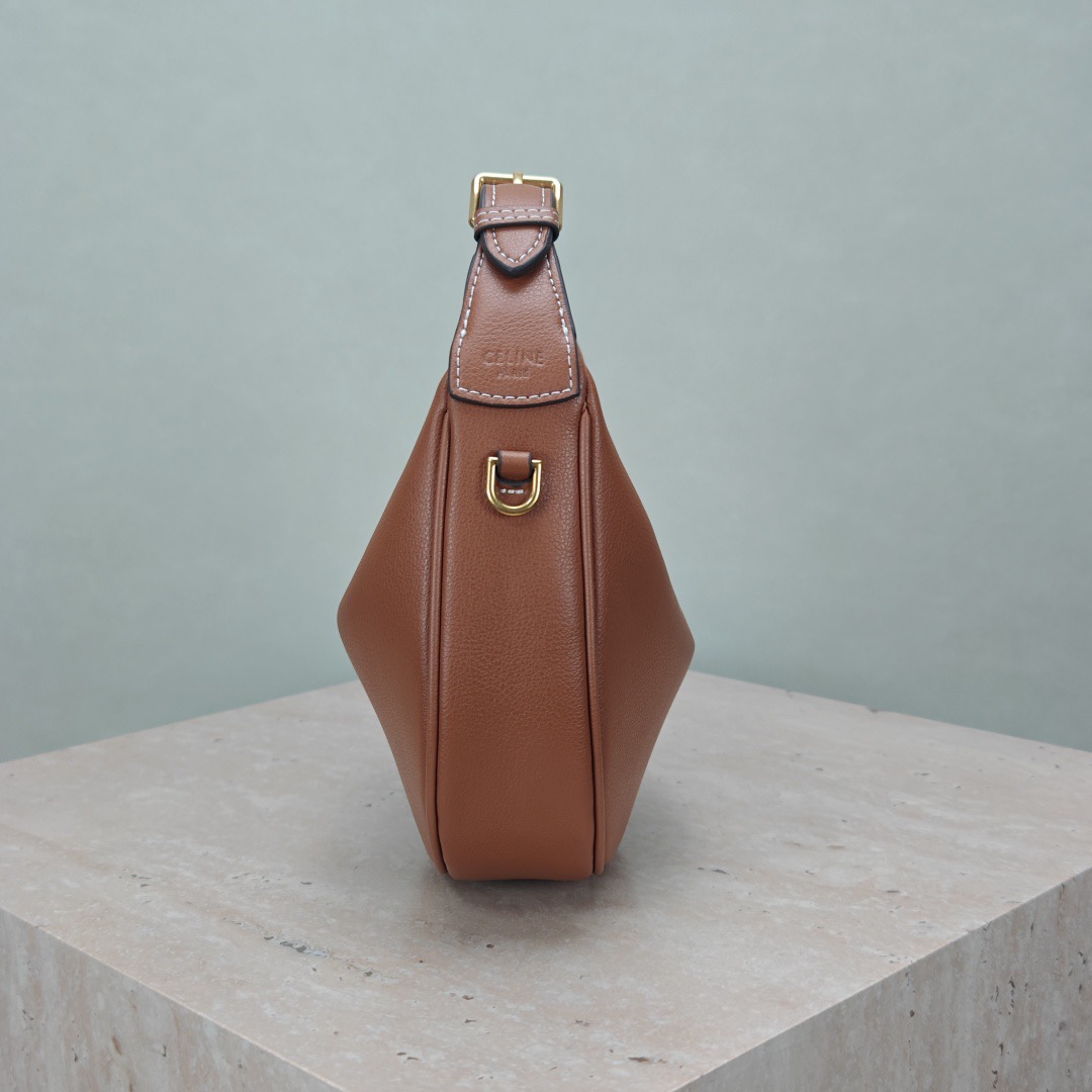 Celine 25ss Lulu Women Shoulder Bags Size 24*21*5cm