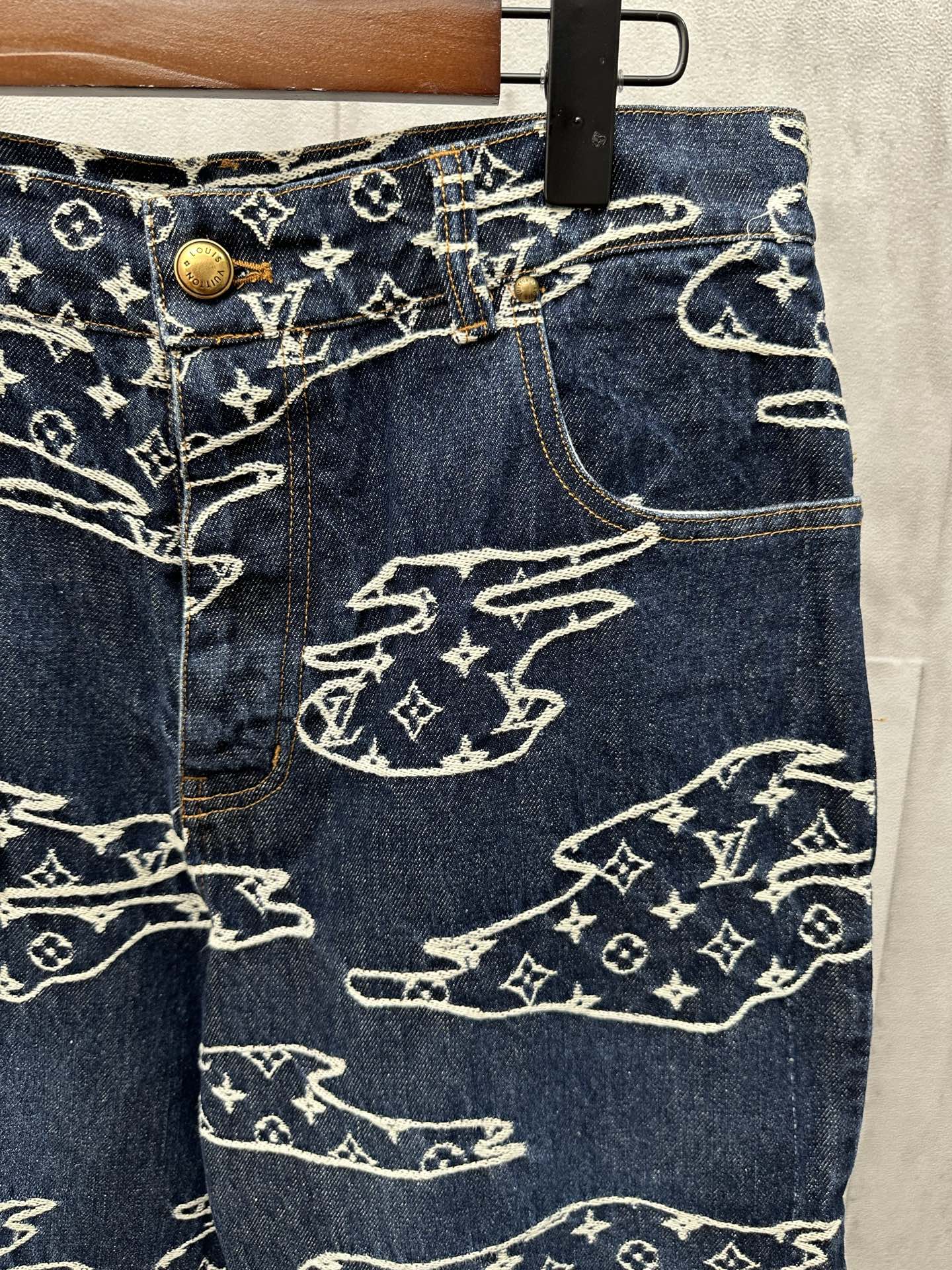 Louis Vuitton Unisex Jeans Size S-XL