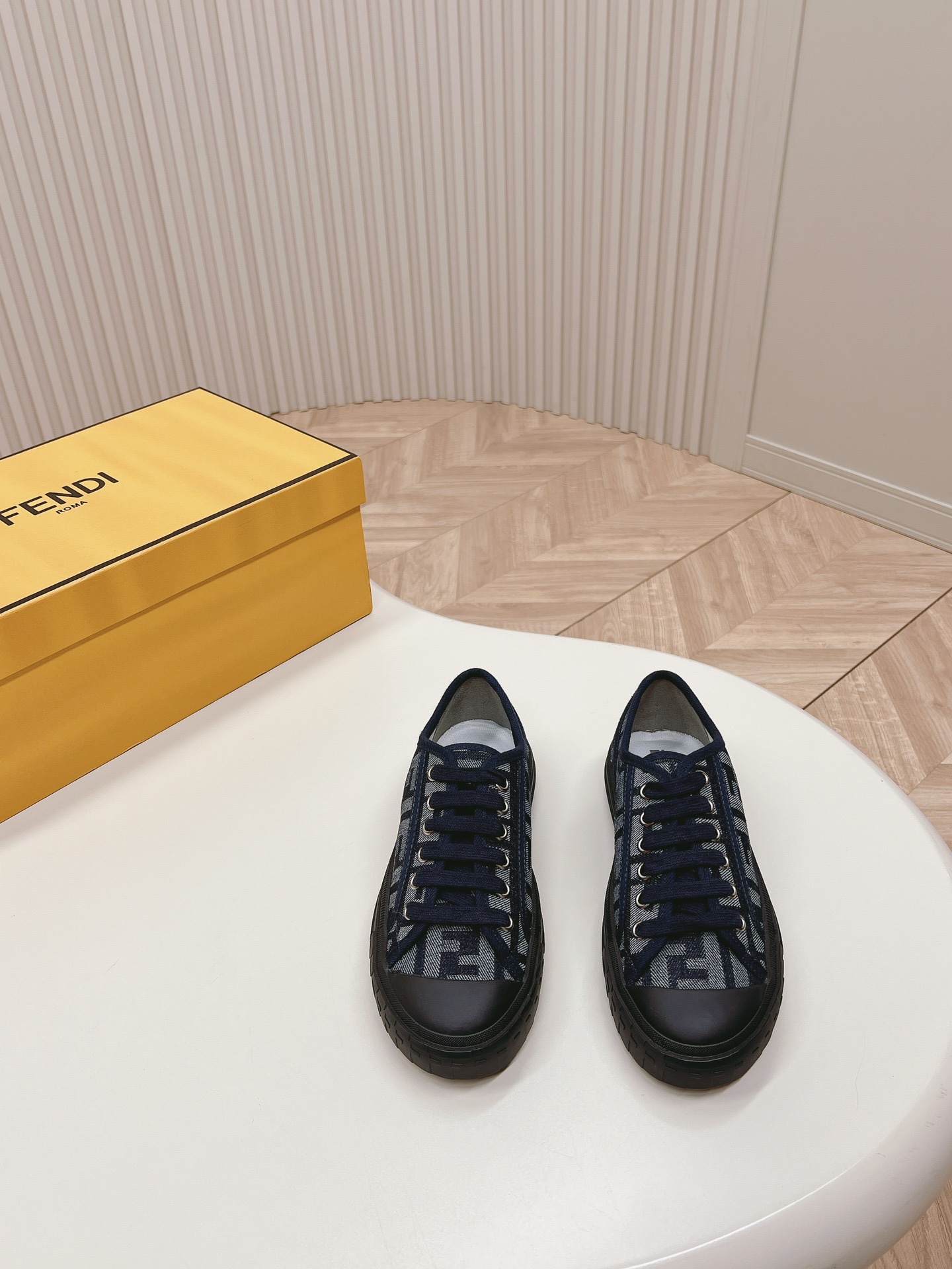 Fendi 2024ss New arrival Sneaker Size 36-40